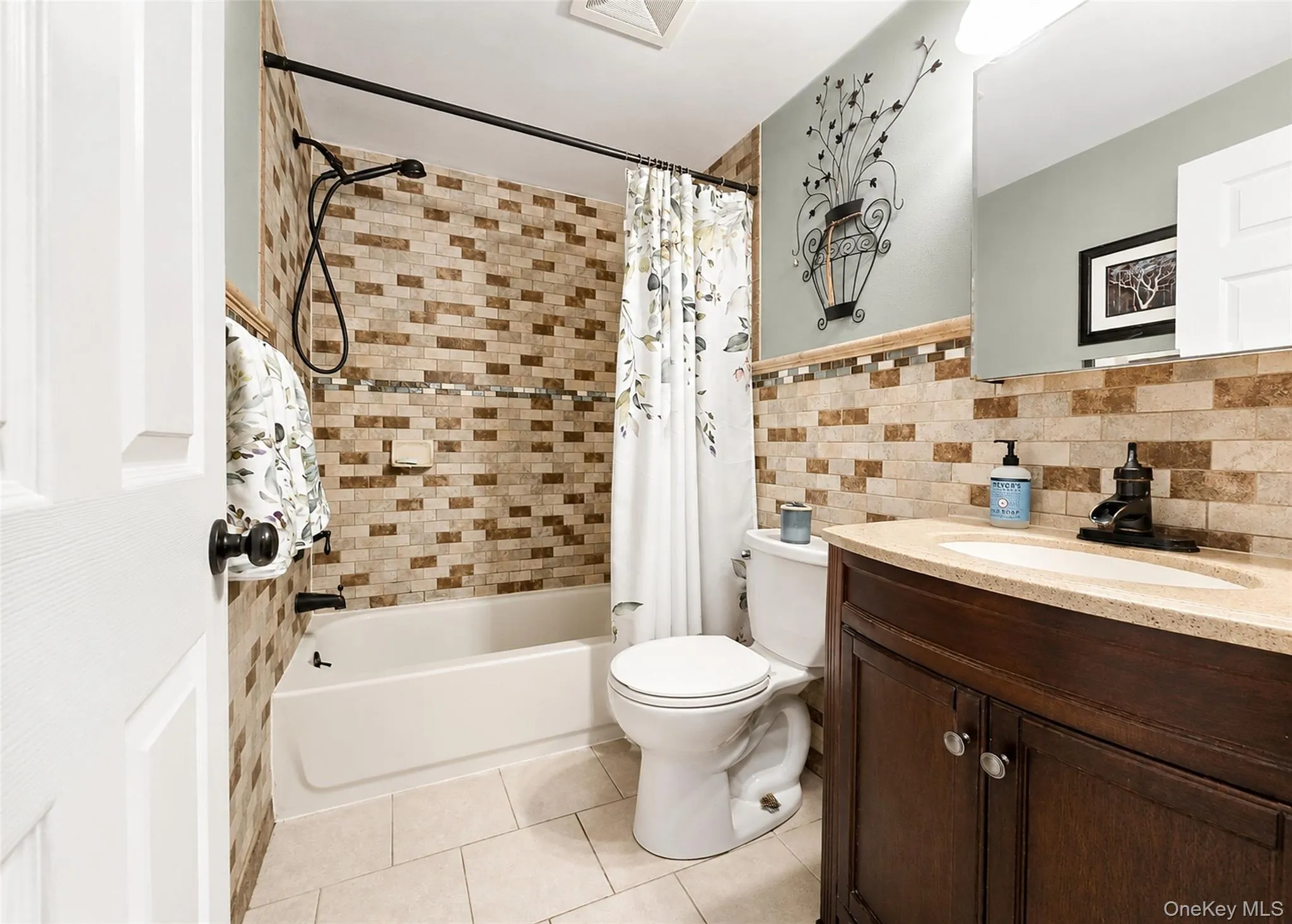 65 Winston Drive, Brookhaven, NY, 3 Bedrooms Bedrooms, 8 Rooms Rooms,2 BathroomsBathrooms,Residential,For Rent,Winston,0,KEY1014452 65 Winston Drive, Brookhaven, NY, 3 Bedrooms Bedrooms, 8 Rooms Rooms,2 BathroomsBathrooms,Residential,For Rent,Winston,0,KEY1014452