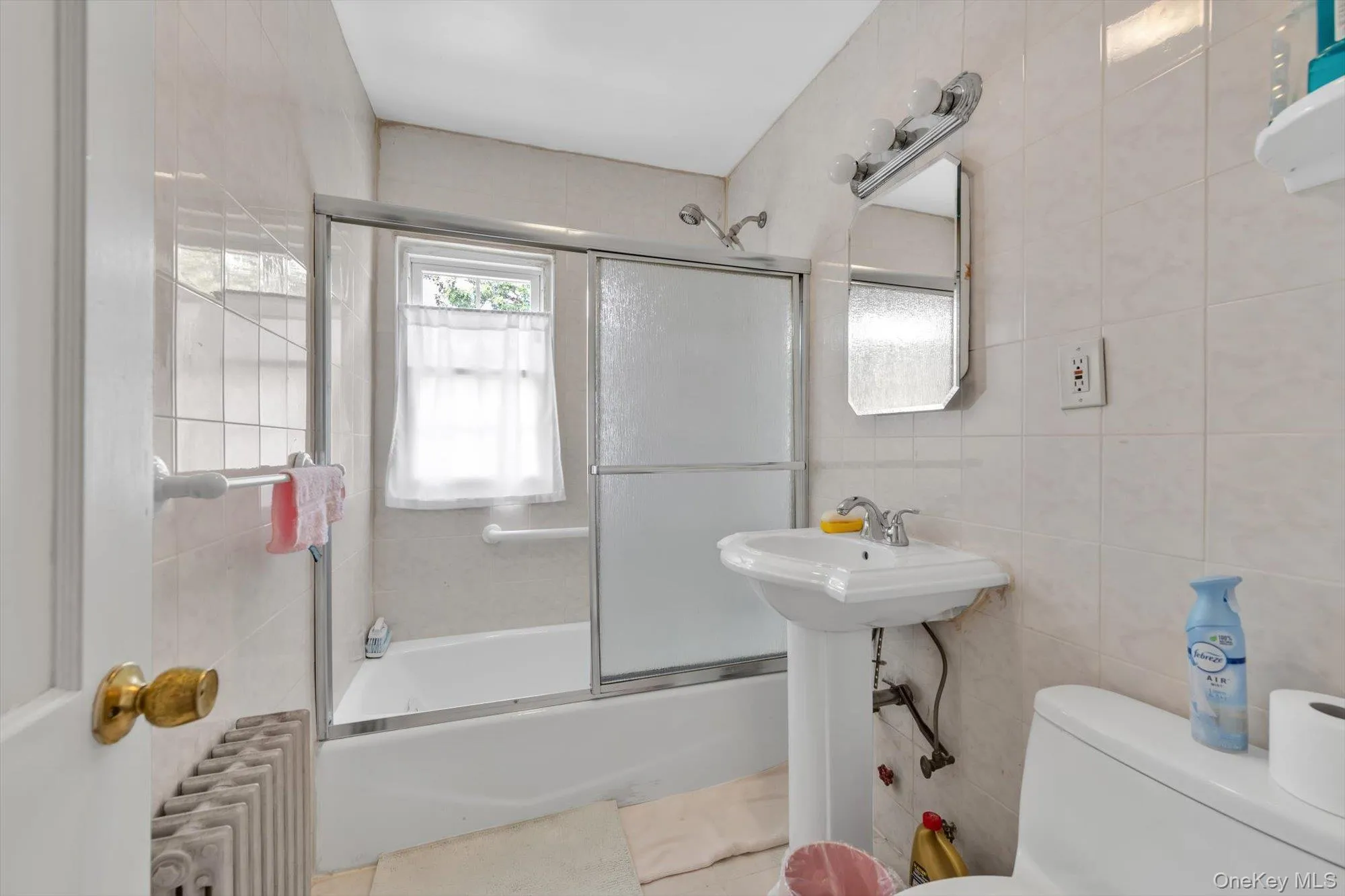 194-04 56th Avenue, New York, NY, 4 Bedrooms Bedrooms, 9 Rooms Rooms,3 BathroomsBathrooms,Residential,For Rent,56th,0,1014457 194-04 56th Avenue, New York, NY, 4 Bedrooms Bedrooms, 9 Rooms Rooms,3 BathroomsBathrooms,Residential,For Rent,56th,0,1014457