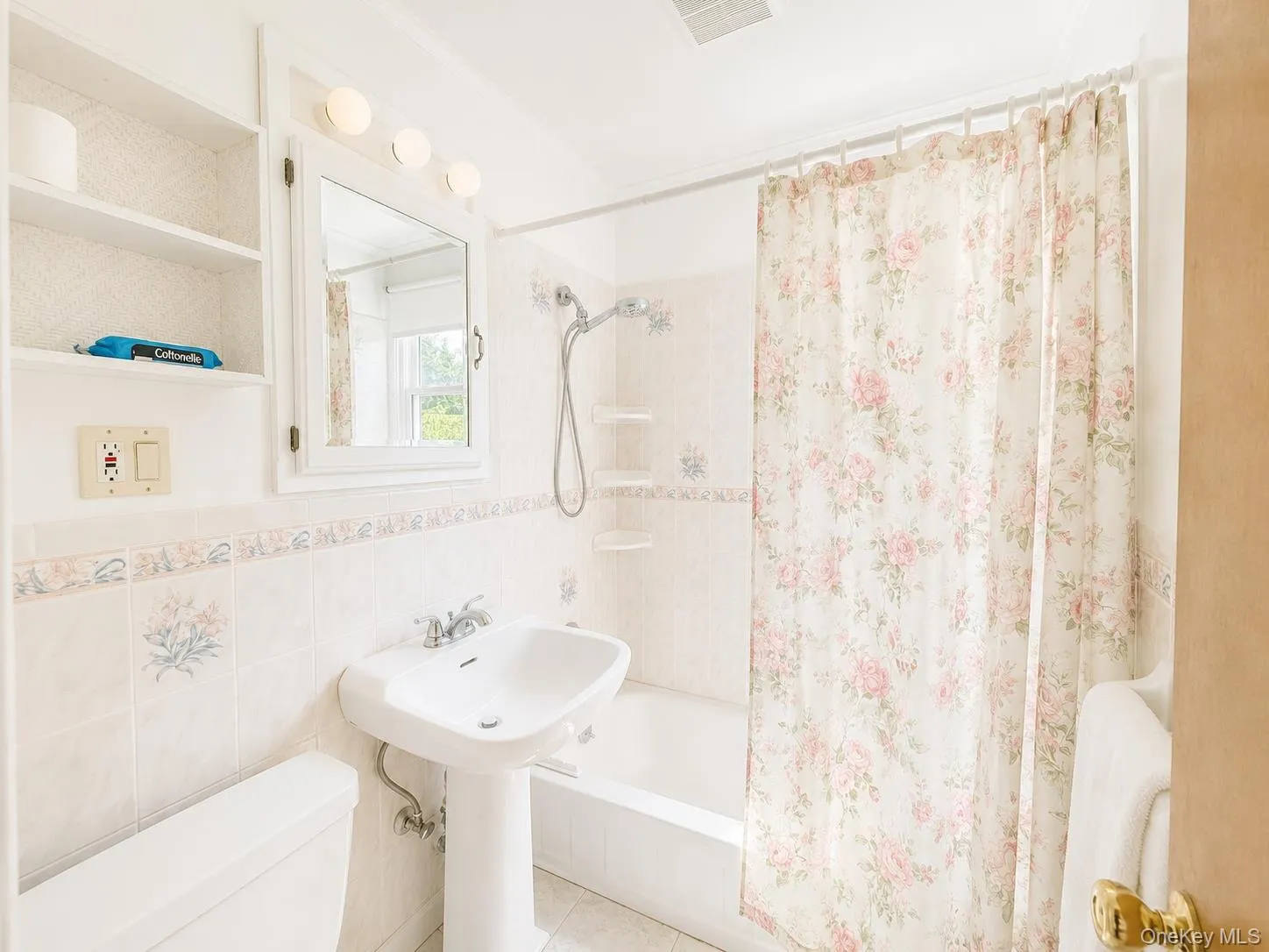32 Hasbrouck Drive, Poughkeepsie, NY, 3 Bedrooms Bedrooms, 6 Rooms Rooms,1 BathroomBathrooms,Residential,For Rent,Hasbrouck,0,1014470 32 Hasbrouck Drive, Poughkeepsie, NY, 3 Bedrooms Bedrooms, 6 Rooms Rooms,1 BathroomBathrooms,Residential,For Rent,Hasbrouck,0,1014470
