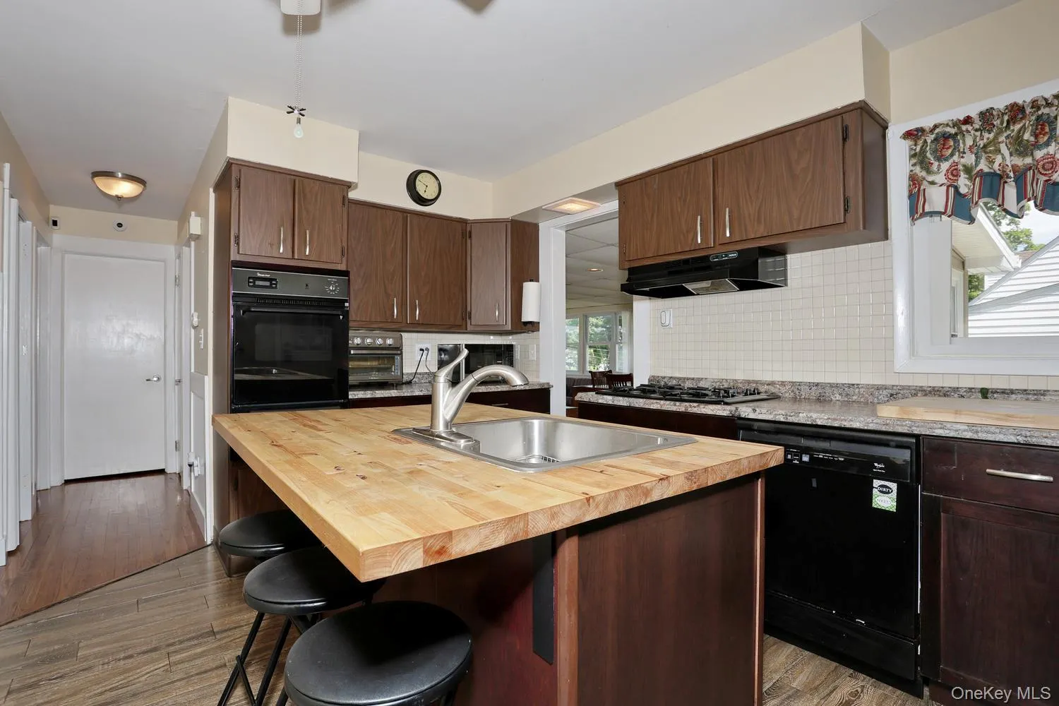 1 Havervale Lane, Haverstraw, NY, 4 Bedrooms Bedrooms, 8 Rooms Rooms,2 BathroomsBathrooms,Residential,For Rent,Havervale,0,1014471 1 Havervale Lane, Haverstraw, NY, 4 Bedrooms Bedrooms, 8 Rooms Rooms,2 BathroomsBathrooms,Residential,For Rent,Havervale,0,1014471