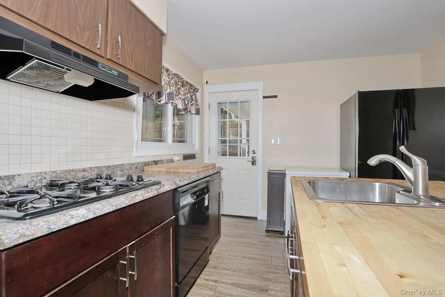 1 Havervale Lane, Haverstraw, NY, 4 Bedrooms Bedrooms, 8 Rooms Rooms,2 BathroomsBathrooms,Residential,For Rent,Havervale,0,1014471 1 Havervale Lane, Haverstraw, NY, 4 Bedrooms Bedrooms, 8 Rooms Rooms,2 BathroomsBathrooms,Residential,For Rent,Havervale,0,1014471