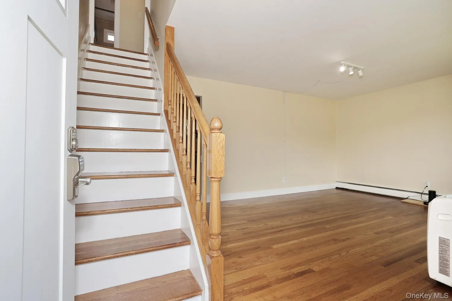 1 Havervale Lane, Haverstraw, NY, 4 Bedrooms Bedrooms, 8 Rooms Rooms,2 BathroomsBathrooms,Residential,For Rent,Havervale,0,1014471 1 Havervale Lane, Haverstraw, NY, 4 Bedrooms Bedrooms, 8 Rooms Rooms,2 BathroomsBathrooms,Residential,For Rent,Havervale,0,1014471