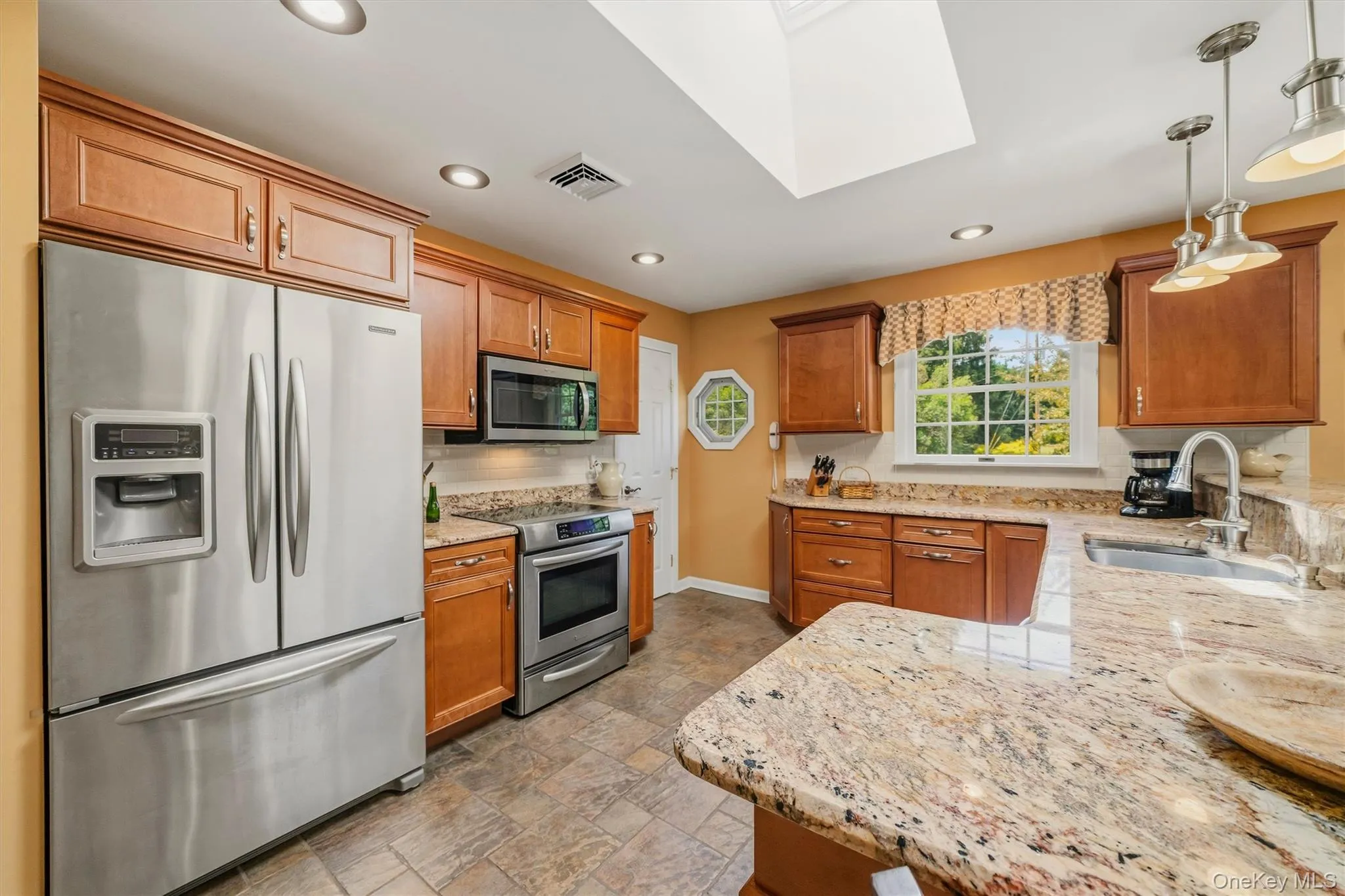 18 Maureen Lane, Middletown, NY, 4 Bedrooms Bedrooms, 7 Rooms Rooms,2 BathroomsBathrooms,Residential,For Rent,Maureen,0,1014474 18 Maureen Lane, Middletown, NY, 4 Bedrooms Bedrooms, 7 Rooms Rooms,2 BathroomsBathrooms,Residential,For Rent,Maureen,0,1014474