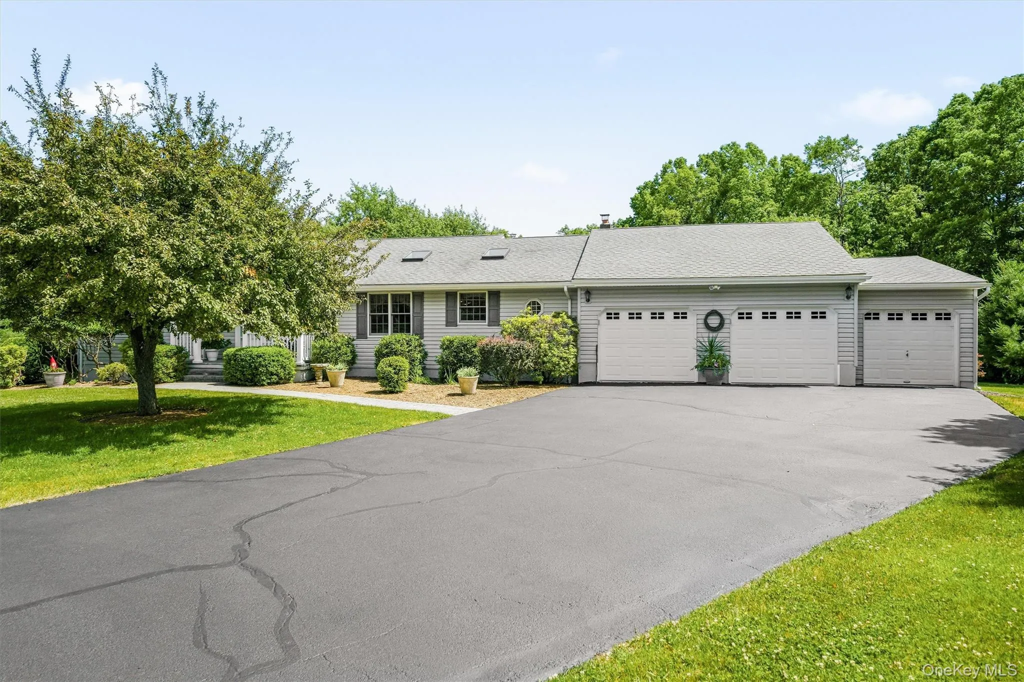 18 Maureen Lane, Middletown, NY, 4 Bedrooms Bedrooms, 7 Rooms Rooms,2 BathroomsBathrooms,Residential,For Rent,Maureen,0,1014474 18 Maureen Lane, Middletown, NY, 4 Bedrooms Bedrooms, 7 Rooms Rooms,2 BathroomsBathrooms,Residential,For Rent,Maureen,0,1014474