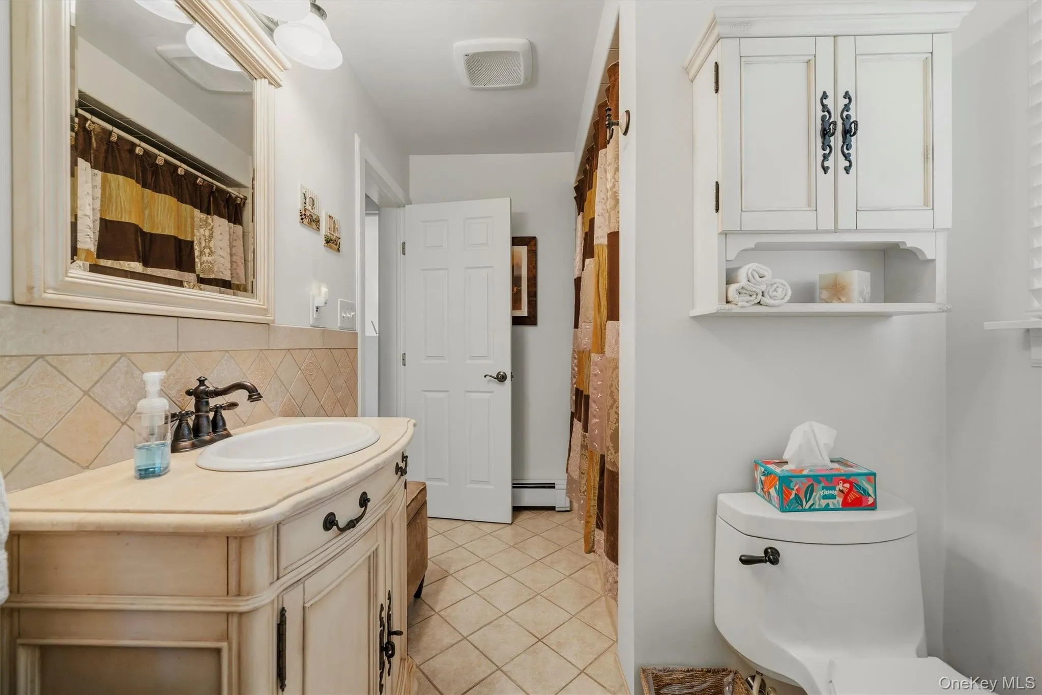 18 Maureen Lane, Middletown, NY, 4 Bedrooms Bedrooms, 7 Rooms Rooms,2 BathroomsBathrooms,Residential,For Rent,Maureen,0,1014474 18 Maureen Lane, Middletown, NY, 4 Bedrooms Bedrooms, 7 Rooms Rooms,2 BathroomsBathrooms,Residential,For Rent,Maureen,0,1014474