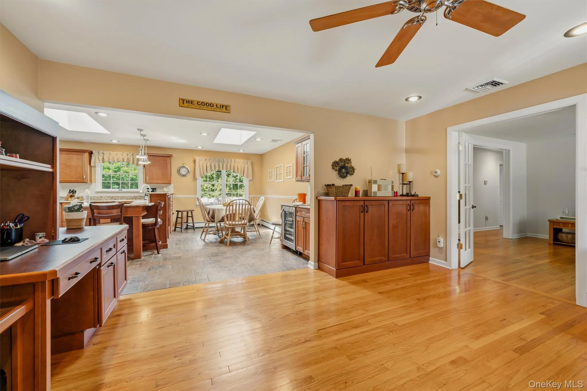 18 Maureen Lane, Middletown, NY, 4 Bedrooms Bedrooms, 7 Rooms Rooms,2 BathroomsBathrooms,Residential,For Rent,Maureen,0,1014474 18 Maureen Lane, Middletown, NY, 4 Bedrooms Bedrooms, 7 Rooms Rooms,2 BathroomsBathrooms,Residential,For Rent,Maureen,0,1014474