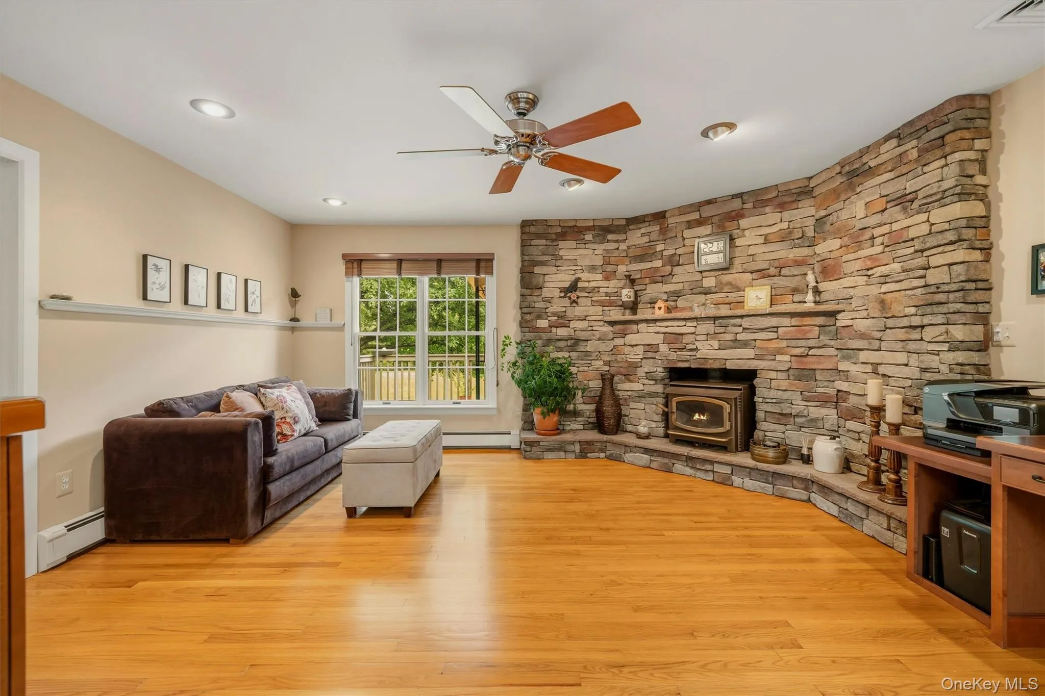 18 Maureen Lane, Middletown, NY, 4 Bedrooms Bedrooms, 7 Rooms Rooms,2 BathroomsBathrooms,Residential,For Rent,Maureen,0,1014474 18 Maureen Lane, Middletown, NY, 4 Bedrooms Bedrooms, 7 Rooms Rooms,2 BathroomsBathrooms,Residential,For Rent,Maureen,0,1014474