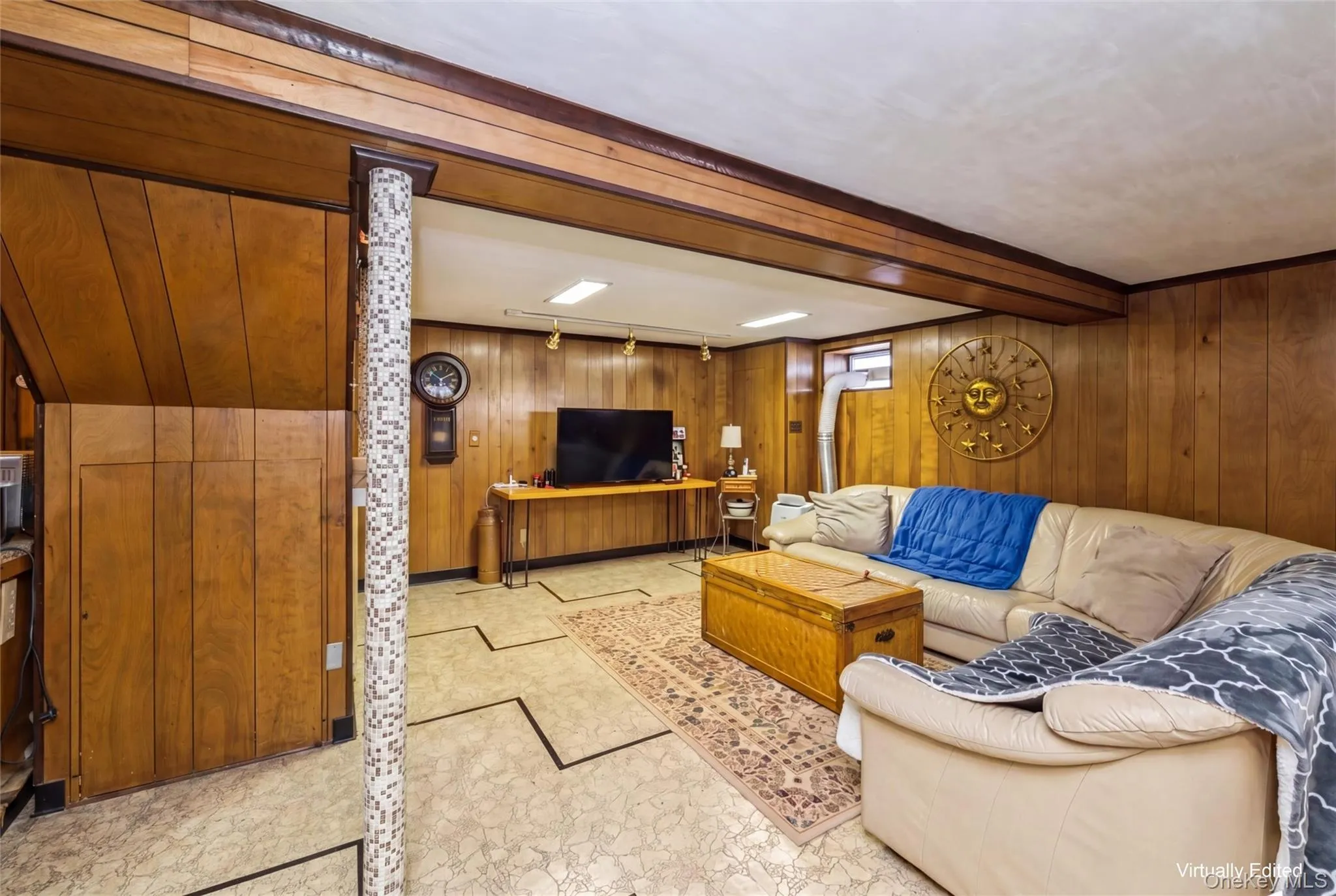 14 Cary Road, North Hempstead, NY, 3 Bedrooms Bedrooms, 8 Rooms Rooms,2 BathroomsBathrooms,Residential,For Rent,Cary,0,1014479 14 Cary Road, North Hempstead, NY, 3 Bedrooms Bedrooms, 8 Rooms Rooms,2 BathroomsBathrooms,Residential,For Rent,Cary,0,1014479