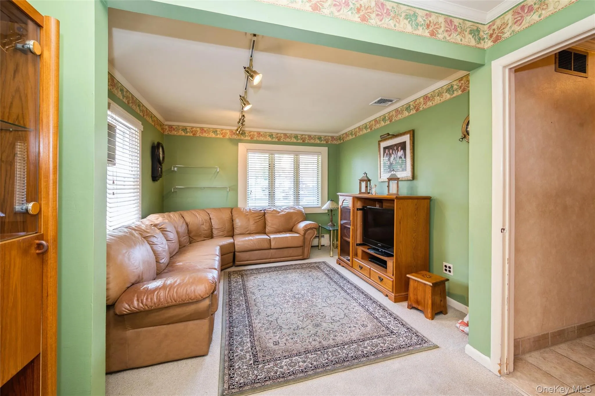 14 Cary Road, North Hempstead, NY, 3 Bedrooms Bedrooms, 8 Rooms Rooms,2 BathroomsBathrooms,Residential,For Rent,Cary,0,1014479 14 Cary Road, North Hempstead, NY, 3 Bedrooms Bedrooms, 8 Rooms Rooms,2 BathroomsBathrooms,Residential,For Rent,Cary,0,1014479