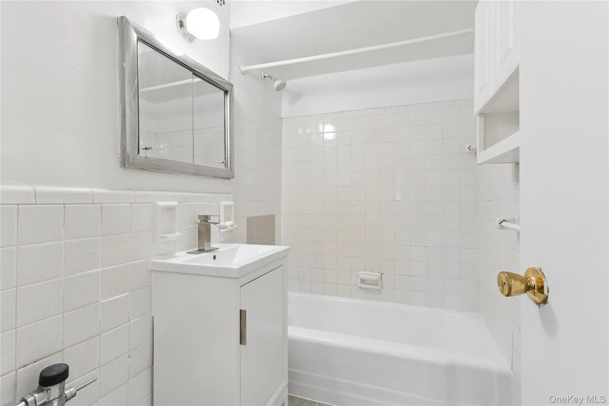 71-40 112th Street, New York, NY, 2 Rooms Rooms,1 BathroomBathrooms,Residential,For Rent,112th,0,1014480 71-40 112th Street, New York, NY, 2 Rooms Rooms,1 BathroomBathrooms,Residential,For Rent,112th,0,1014480