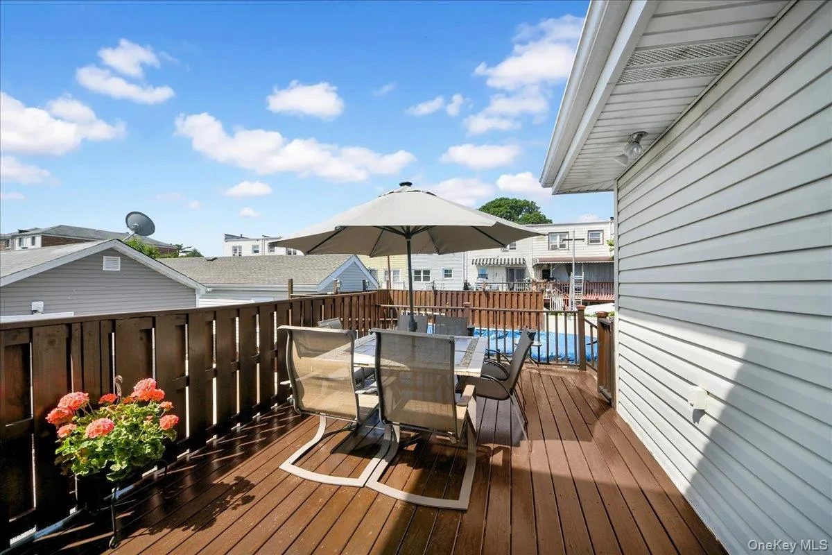 Large open sun deck Large open sun deck
