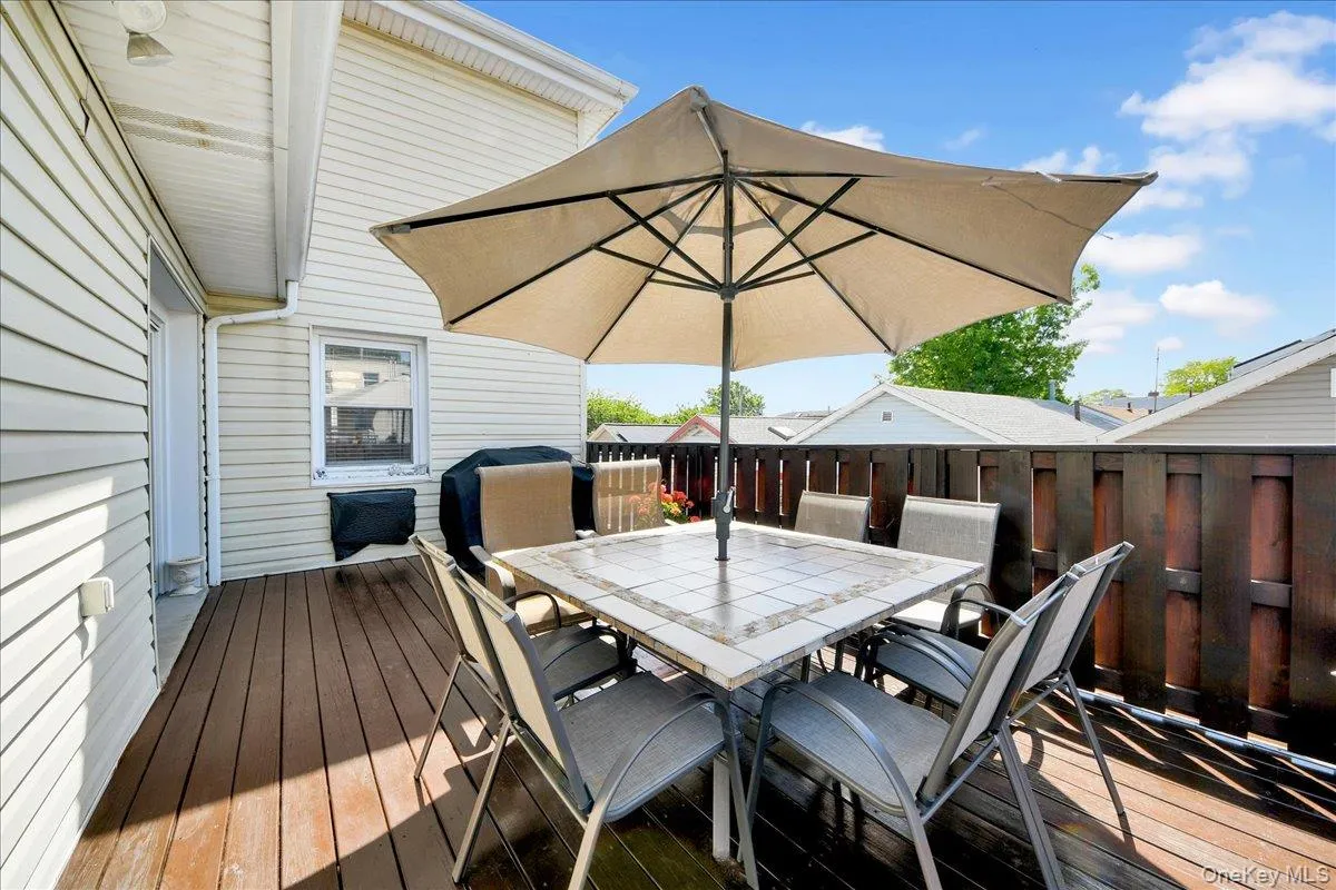 Open deck for dining al fresco Open deck for dining al fresco