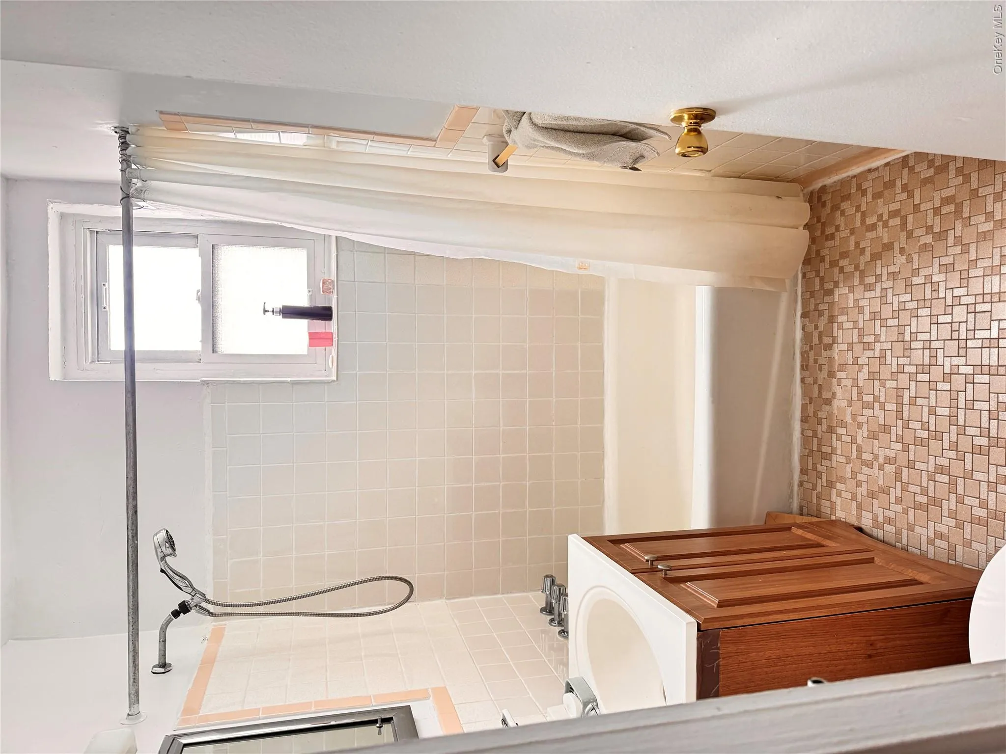 144-24 37 Avenue, New York, NY, 1 Bedroom Bedrooms, 3 Rooms Rooms,1 BathroomBathrooms,Residential,For Rent,37,0,1014483 144-24 37 Avenue, New York, NY, 1 Bedroom Bedrooms, 3 Rooms Rooms,1 BathroomBathrooms,Residential,For Rent,37,0,1014483