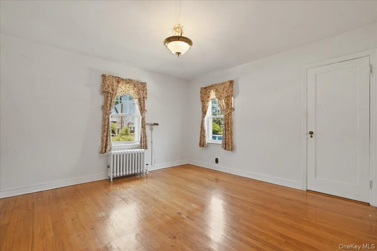 200 Edward Court, Hempstead, NY, 4 Bedrooms Bedrooms, 7 Rooms Rooms,2 BathroomsBathrooms,Residential,For Rent,Edward,0,1014485 200 Edward Court, Hempstead, NY, 4 Bedrooms Bedrooms, 7 Rooms Rooms,2 BathroomsBathrooms,Residential,For Rent,Edward,0,1014485