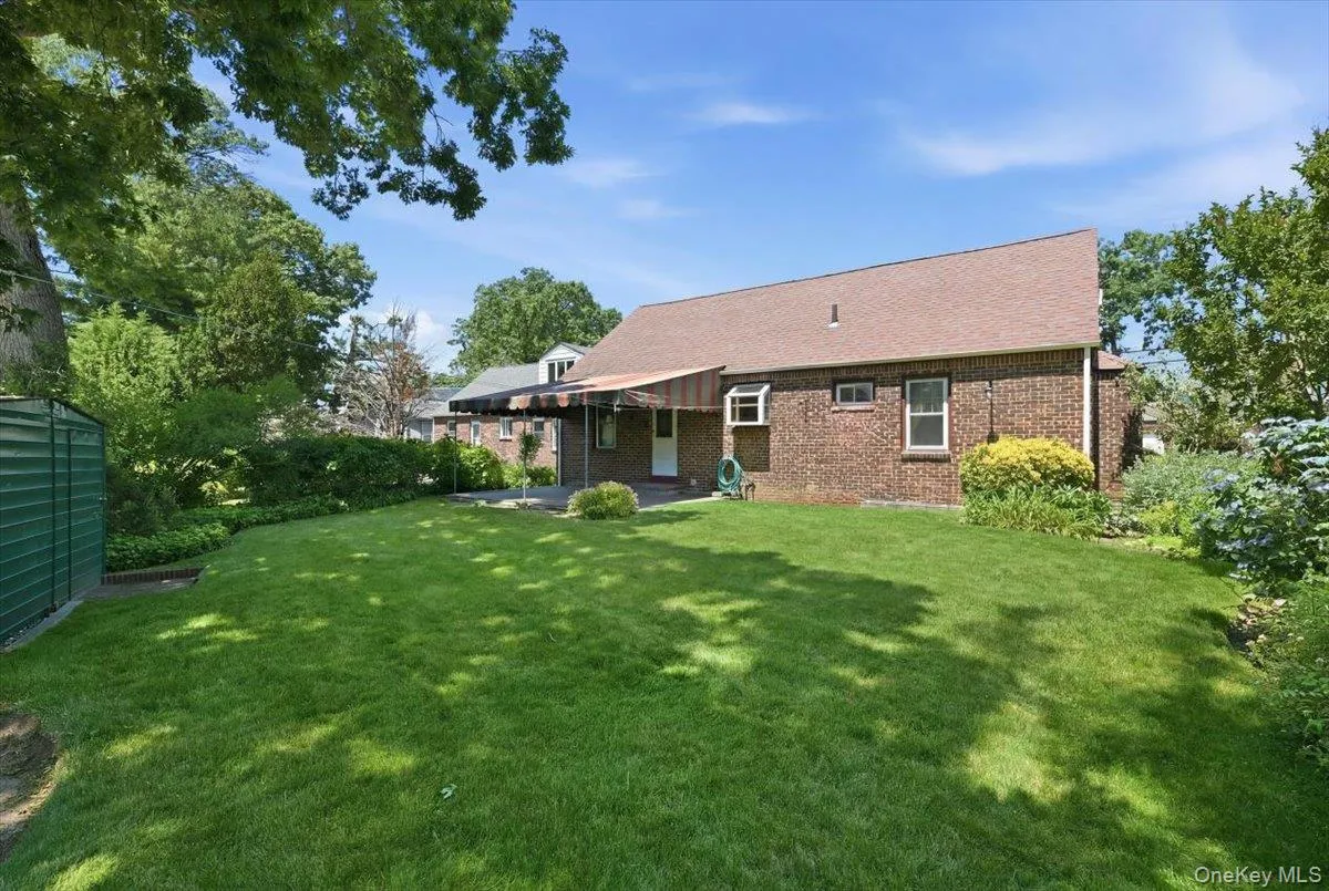 200 Edward Court, Hempstead, NY, 4 Bedrooms Bedrooms, 7 Rooms Rooms,2 BathroomsBathrooms,Residential,For Rent,Edward,0,1014485 200 Edward Court, Hempstead, NY, 4 Bedrooms Bedrooms, 7 Rooms Rooms,2 BathroomsBathrooms,Residential,For Rent,Edward,0,1014485