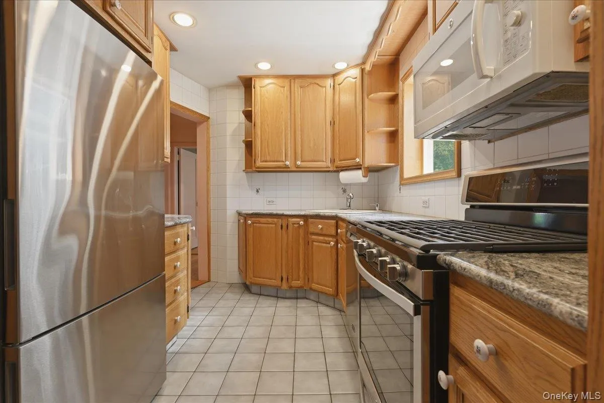 200 Edward Court, Hempstead, NY, 4 Bedrooms Bedrooms, 7 Rooms Rooms,2 BathroomsBathrooms,Residential,For Rent,Edward,0,1014485 200 Edward Court, Hempstead, NY, 4 Bedrooms Bedrooms, 7 Rooms Rooms,2 BathroomsBathrooms,Residential,For Rent,Edward,0,1014485