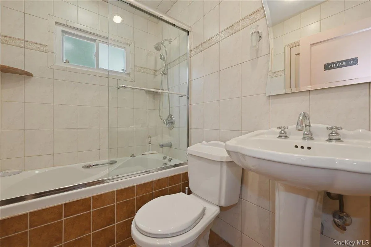200 Edward Court, Hempstead, NY, 4 Bedrooms Bedrooms, 7 Rooms Rooms,2 BathroomsBathrooms,Residential,For Rent,Edward,0,1014485 200 Edward Court, Hempstead, NY, 4 Bedrooms Bedrooms, 7 Rooms Rooms,2 BathroomsBathrooms,Residential,For Rent,Edward,0,1014485