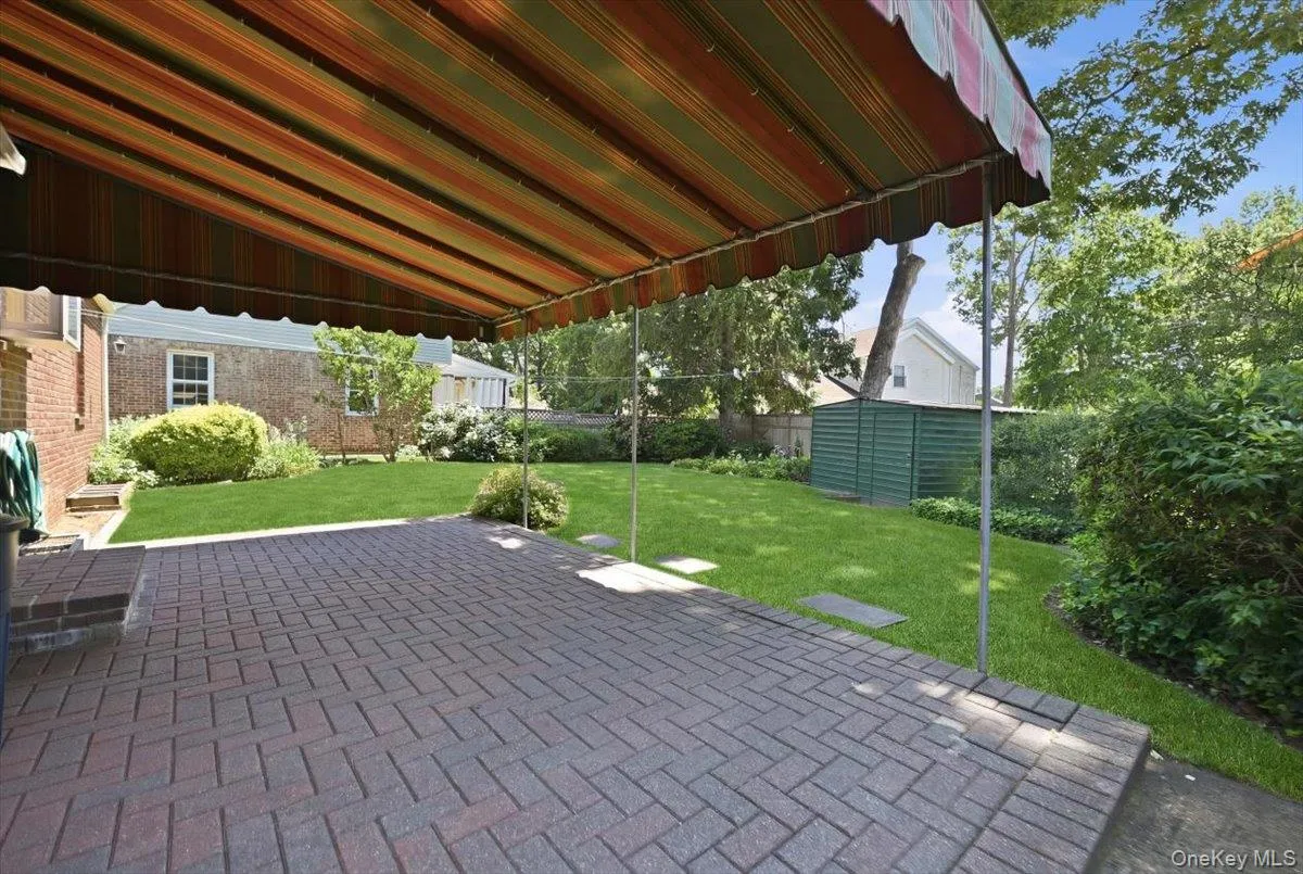 200 Edward Court, Hempstead, NY, 4 Bedrooms Bedrooms, 7 Rooms Rooms,2 BathroomsBathrooms,Residential,For Rent,Edward,0,1014485 200 Edward Court, Hempstead, NY, 4 Bedrooms Bedrooms, 7 Rooms Rooms,2 BathroomsBathrooms,Residential,For Rent,Edward,0,1014485