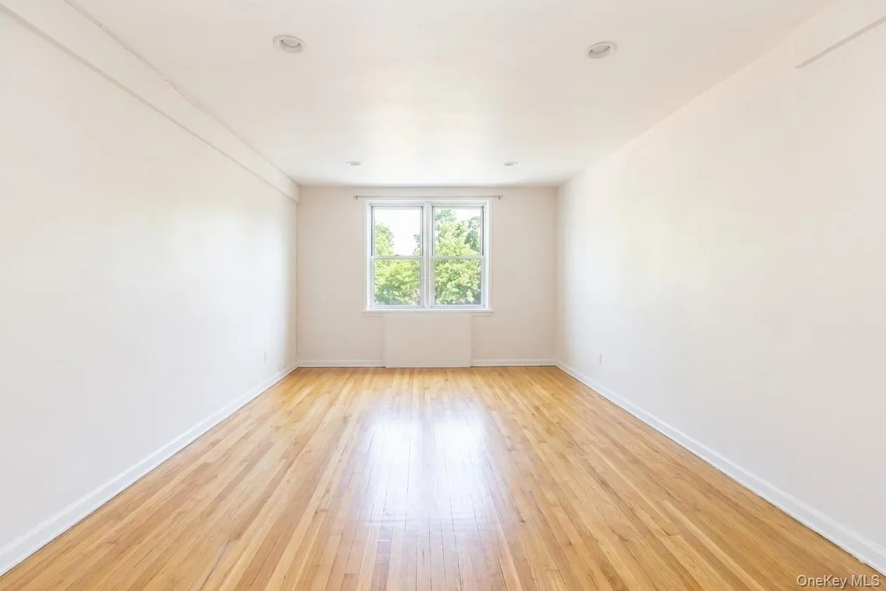 5620 Netherland Avenue, New York, NY, 1 Bedroom Bedrooms, 3 Rooms Rooms,1 BathroomBathrooms,Residential,For Rent,Netherland,0,KEY1014487 5620 Netherland Avenue, New York, NY, 1 Bedroom Bedrooms, 3 Rooms Rooms,1 BathroomBathrooms,Residential,For Rent,Netherland,0,KEY1014487
