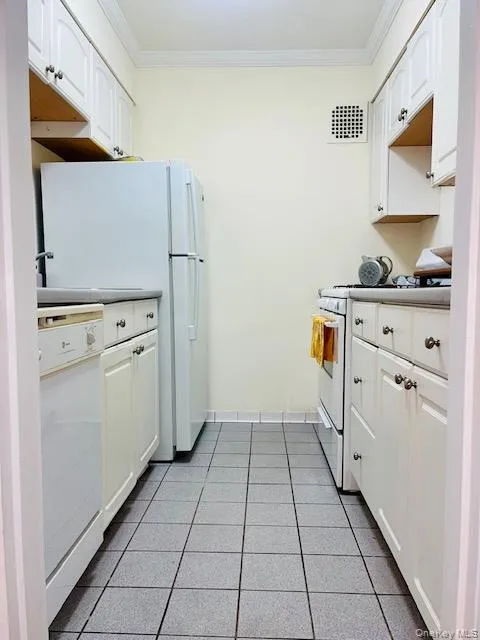 15105 Cross Island Parkway, New York, NY, 2 Bedrooms Bedrooms, 5 Rooms Rooms,1 BathroomBathrooms,Residential,For Rent,Cross Island Parkway,0,1014502 15105 Cross Island Parkway, New York, NY, 2 Bedrooms Bedrooms, 5 Rooms Rooms,1 BathroomBathrooms,Residential,For Rent,Cross Island Parkway,0,1014502