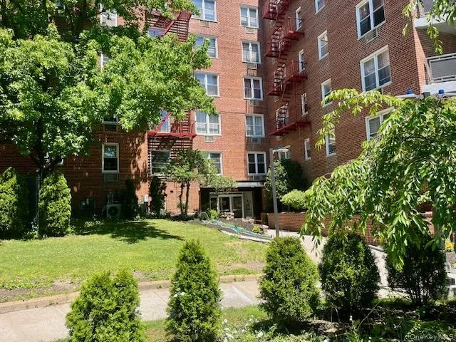 15105 Cross Island Parkway, New York, NY, 2 Bedrooms Bedrooms, 5 Rooms Rooms,1 BathroomBathrooms,Residential,For Rent,Cross Island Parkway,0,1014502 15105 Cross Island Parkway, New York, NY, 2 Bedrooms Bedrooms, 5 Rooms Rooms,1 BathroomBathrooms,Residential,For Rent,Cross Island Parkway,0,1014502