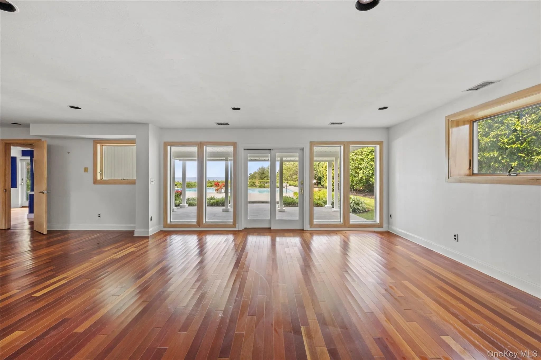 32 Contessa Court, Brookhaven, NY, 5 Bedrooms Bedrooms, 10 Rooms Rooms,3 BathroomsBathrooms,Residential,For Rent,Contessa,0,1014504 32 Contessa Court, Brookhaven, NY, 5 Bedrooms Bedrooms, 10 Rooms Rooms,3 BathroomsBathrooms,Residential,For Rent,Contessa,0,1014504