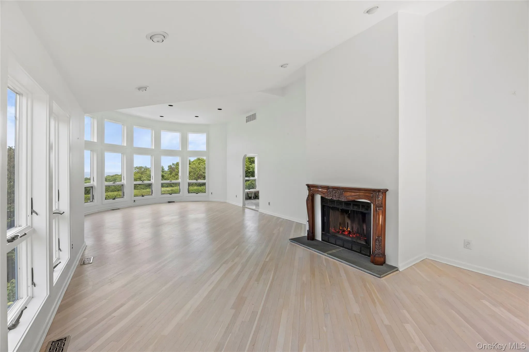 32 Contessa Court, Brookhaven, NY, 5 Bedrooms Bedrooms, 10 Rooms Rooms,3 BathroomsBathrooms,Residential,For Rent,Contessa,0,1014504 32 Contessa Court, Brookhaven, NY, 5 Bedrooms Bedrooms, 10 Rooms Rooms,3 BathroomsBathrooms,Residential,For Rent,Contessa,0,1014504