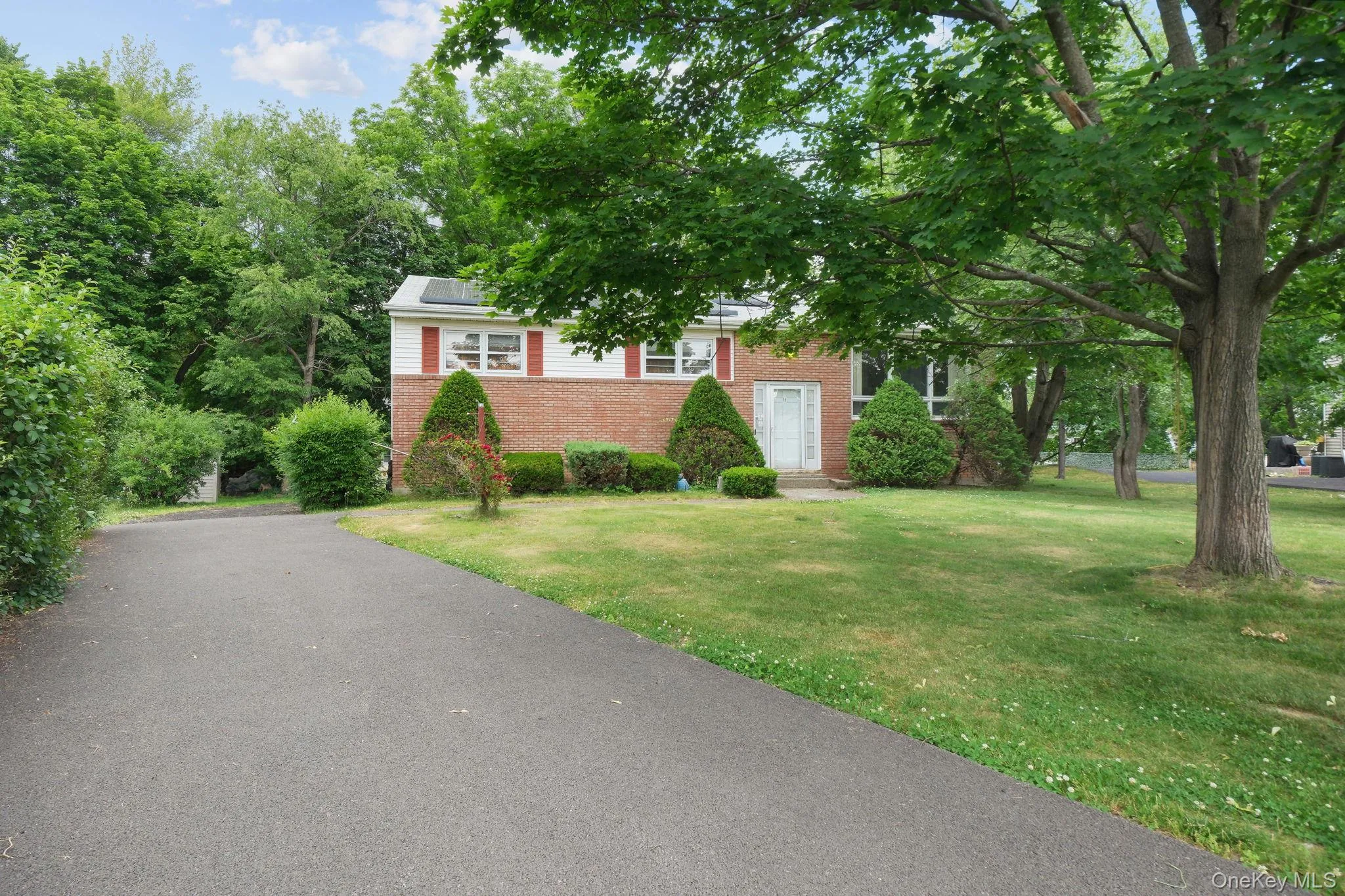 11 Ona Lane, New Windsor, NY, 3 Bedrooms Bedrooms, 9 Rooms Rooms,2 BathroomsBathrooms,Residential,For Rent,Ona,0,1014514 11 Ona Lane, New Windsor, NY, 3 Bedrooms Bedrooms, 9 Rooms Rooms,2 BathroomsBathrooms,Residential,For Rent,Ona,0,1014514