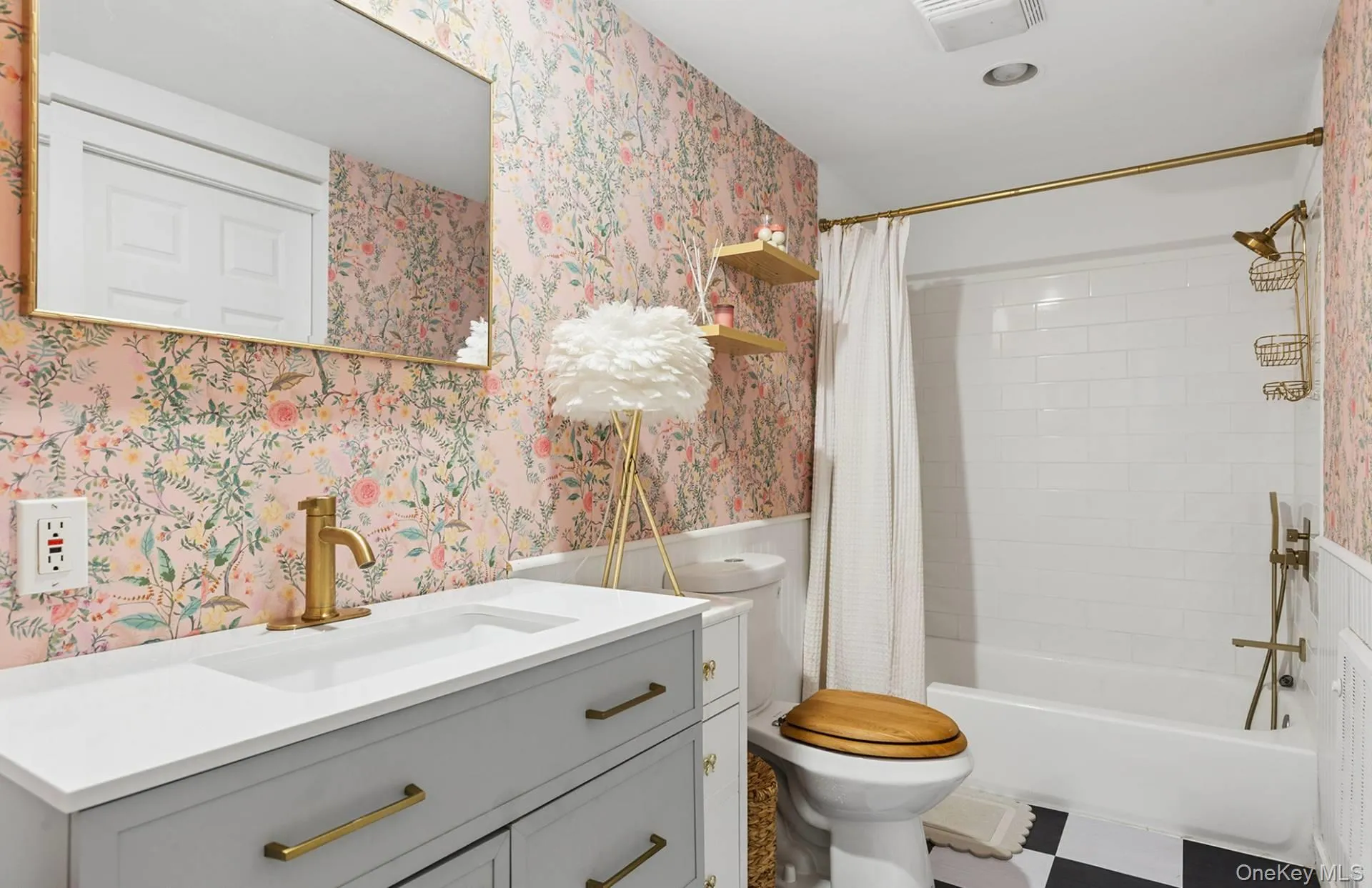 15 Indian Hill Road, East Hampton, NY, 2 Bedrooms Bedrooms, 4 Rooms Rooms,2 BathroomsBathrooms,Residential,For Rent,Indian Hill,0,1014518 15 Indian Hill Road, East Hampton, NY, 2 Bedrooms Bedrooms, 4 Rooms Rooms,2 BathroomsBathrooms,Residential,For Rent,Indian Hill,0,1014518