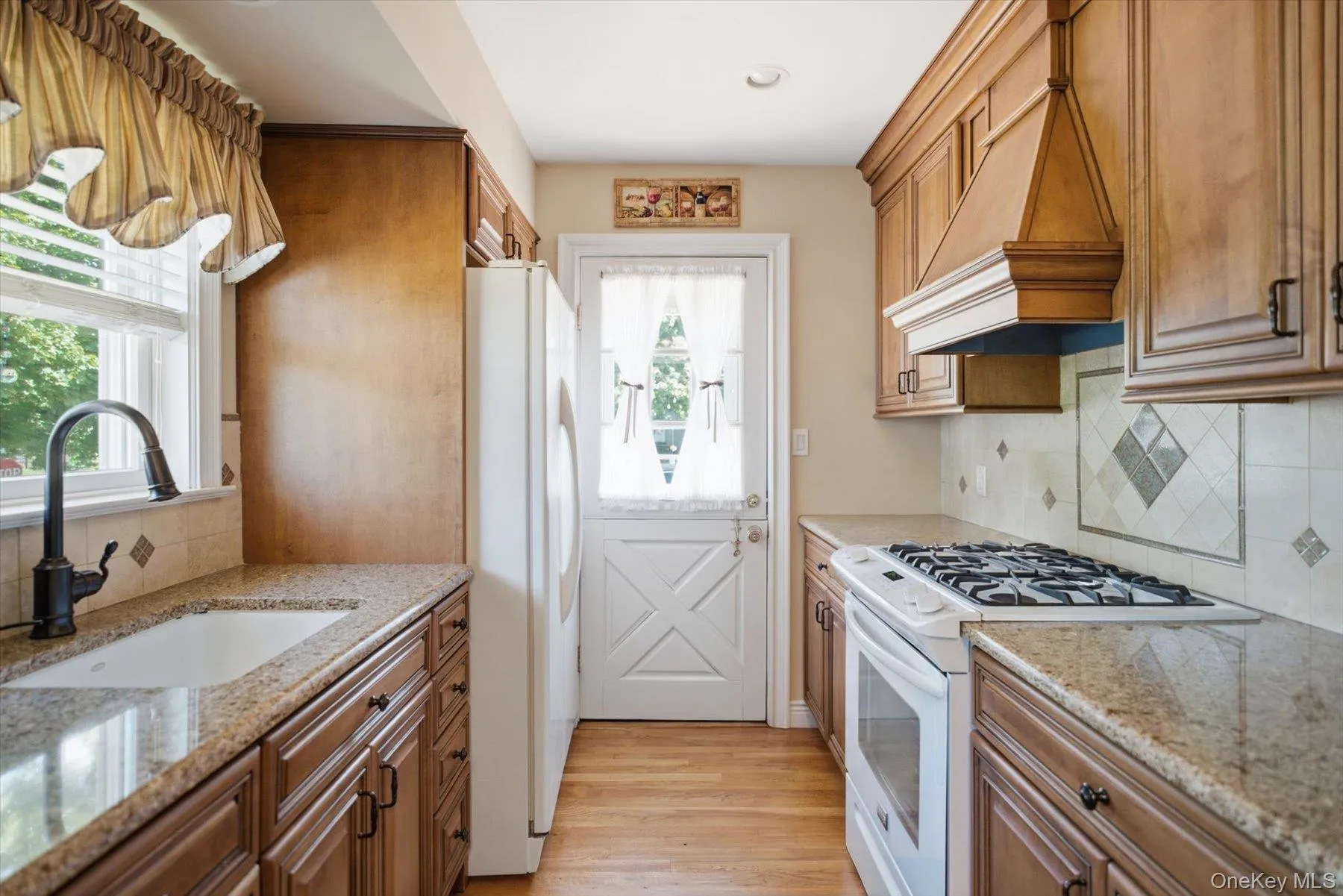 154 8th Avenue, Smithtown, NY, 3 Bedrooms Bedrooms, 8 Rooms Rooms,2 BathroomsBathrooms,Residential,For Rent,8th,0,1014522 154 8th Avenue, Smithtown, NY, 3 Bedrooms Bedrooms, 8 Rooms Rooms,2 BathroomsBathrooms,Residential,For Rent,8th,0,1014522