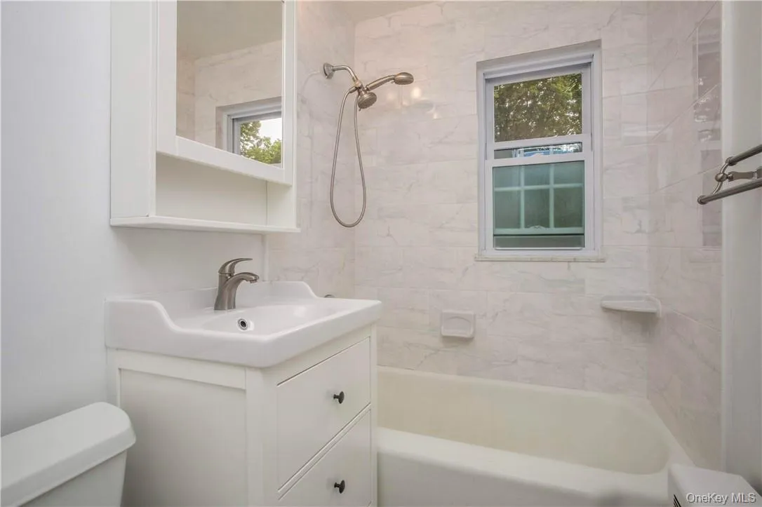 8 Elkan Road, Mamaroneck, NY, 2 Bedrooms Bedrooms, 6 Rooms Rooms,1 BathroomBathrooms,Residential Lease,For Rent,Elkan,0,1014525 8 Elkan Road, Mamaroneck, NY, 2 Bedrooms Bedrooms, 6 Rooms Rooms,1 BathroomBathrooms,Residential Lease,For Rent,Elkan,0,1014525