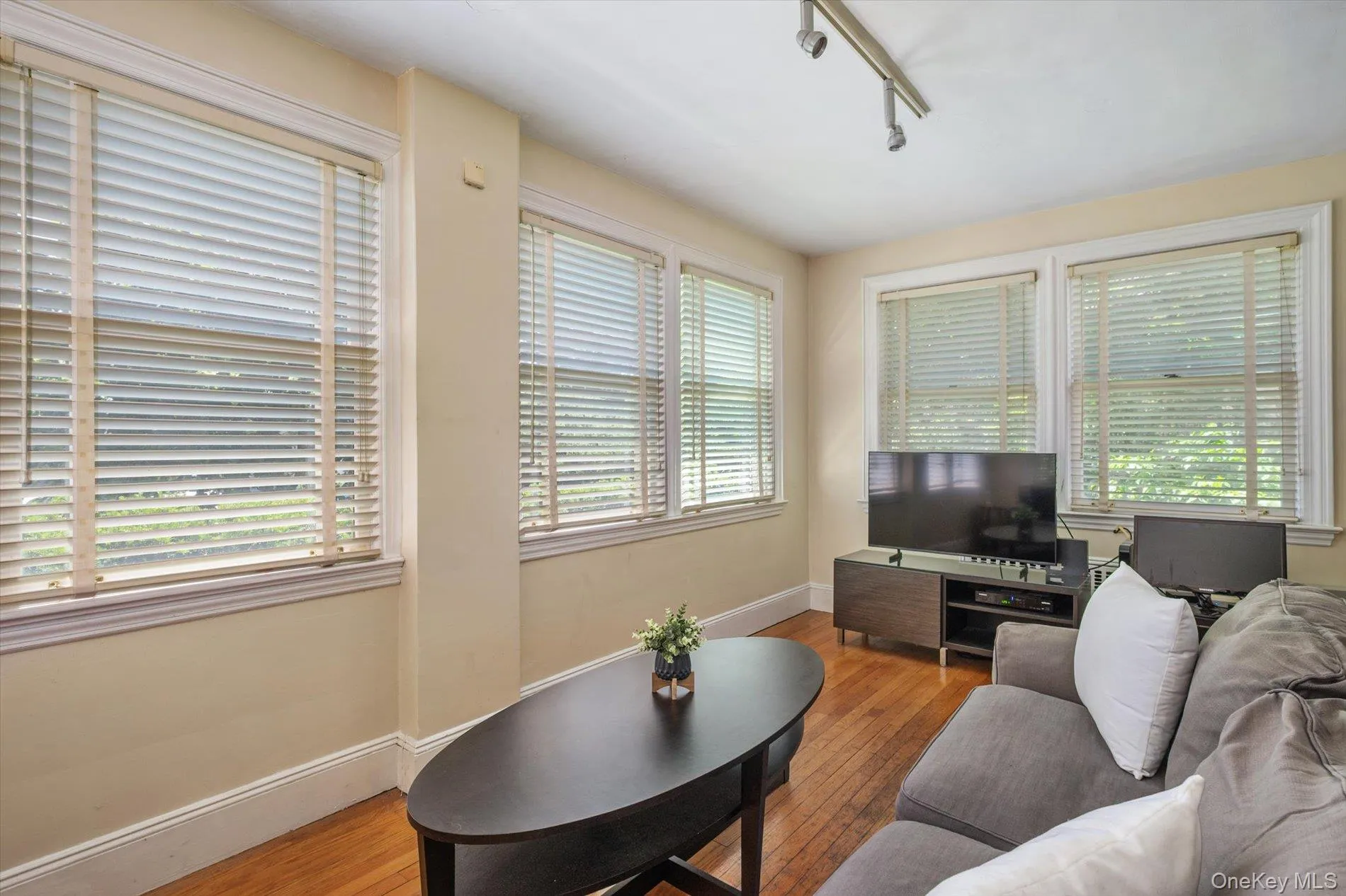 1542 Grand Avenue, Hempstead, NY, 4 Bedrooms Bedrooms, 8 Rooms Rooms,2 BathroomsBathrooms,Residential,For Rent,Grand,0,1014528 1542 Grand Avenue, Hempstead, NY, 4 Bedrooms Bedrooms, 8 Rooms Rooms,2 BathroomsBathrooms,Residential,For Rent,Grand,0,1014528