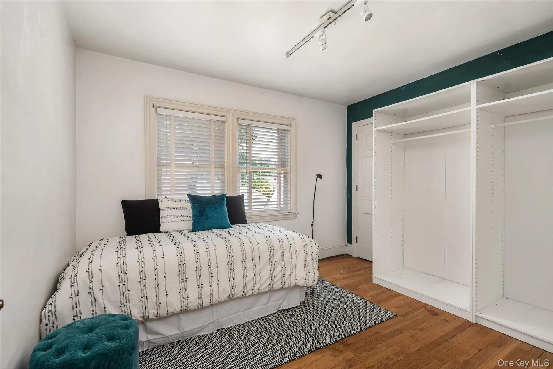 1542 Grand Avenue, Hempstead, NY, 4 Bedrooms Bedrooms, 8 Rooms Rooms,2 BathroomsBathrooms,Residential,For Rent,Grand,0,1014528 1542 Grand Avenue, Hempstead, NY, 4 Bedrooms Bedrooms, 8 Rooms Rooms,2 BathroomsBathrooms,Residential,For Rent,Grand,0,1014528