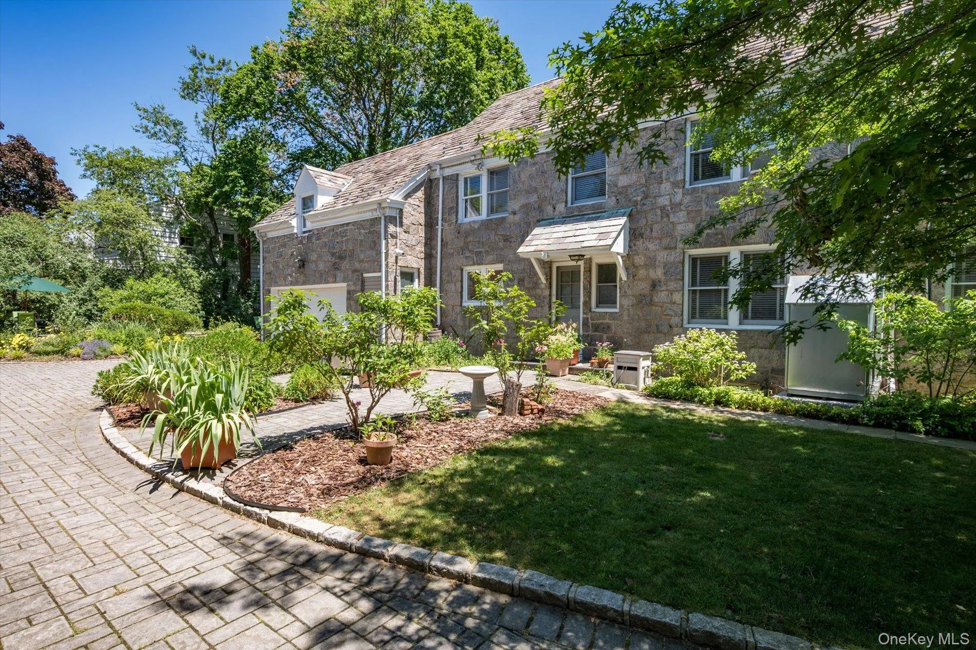 1542 Grand Avenue, Hempstead, NY, 4 Bedrooms Bedrooms, 8 Rooms Rooms,2 BathroomsBathrooms,Residential,For Rent,Grand,0,1014528 1542 Grand Avenue, Hempstead, NY, 4 Bedrooms Bedrooms, 8 Rooms Rooms,2 BathroomsBathrooms,Residential,For Rent,Grand,0,1014528