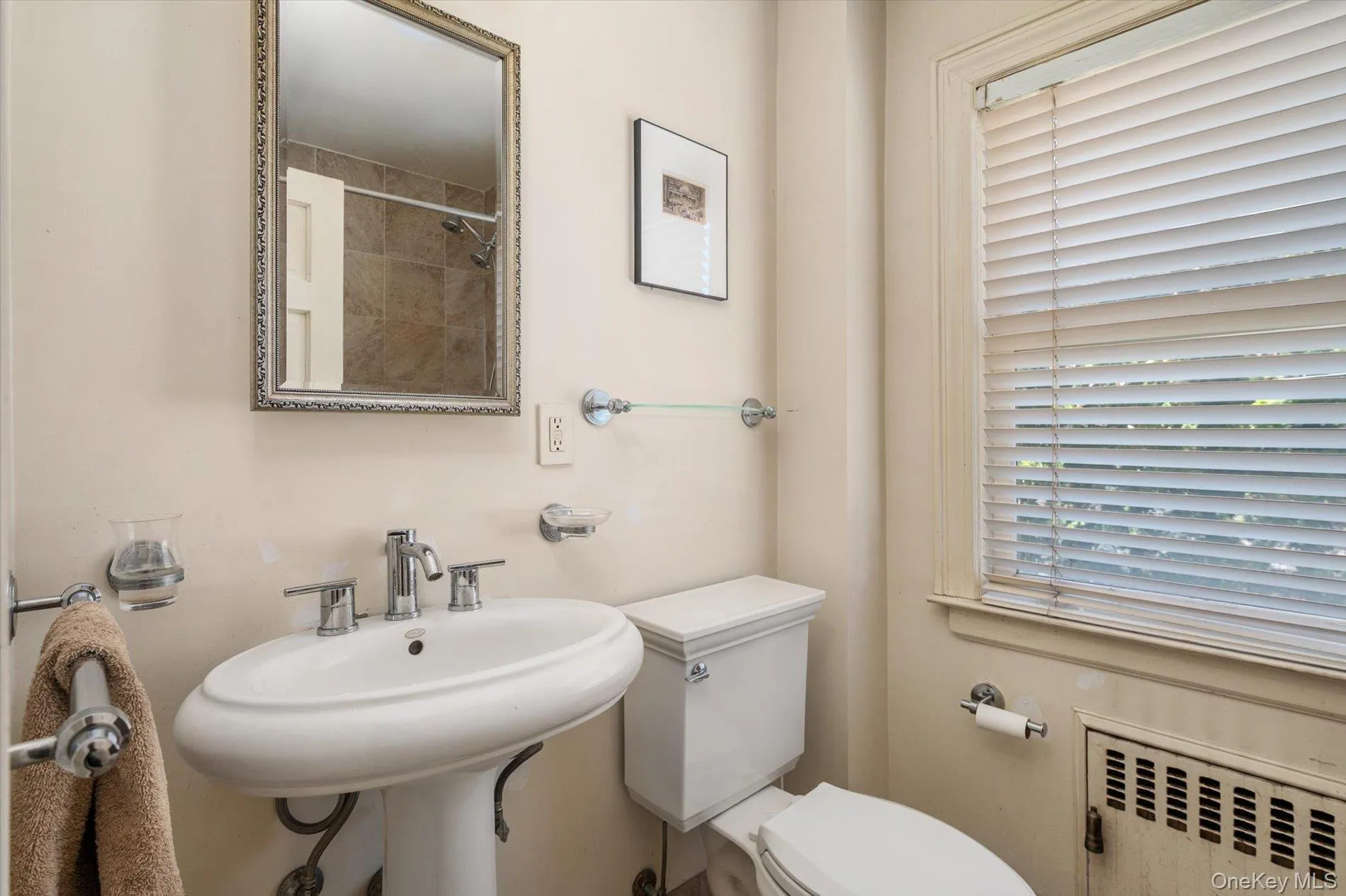 1542 Grand Avenue, Hempstead, NY, 4 Bedrooms Bedrooms, 8 Rooms Rooms,2 BathroomsBathrooms,Residential,For Rent,Grand,0,1014528 1542 Grand Avenue, Hempstead, NY, 4 Bedrooms Bedrooms, 8 Rooms Rooms,2 BathroomsBathrooms,Residential,For Rent,Grand,0,1014528