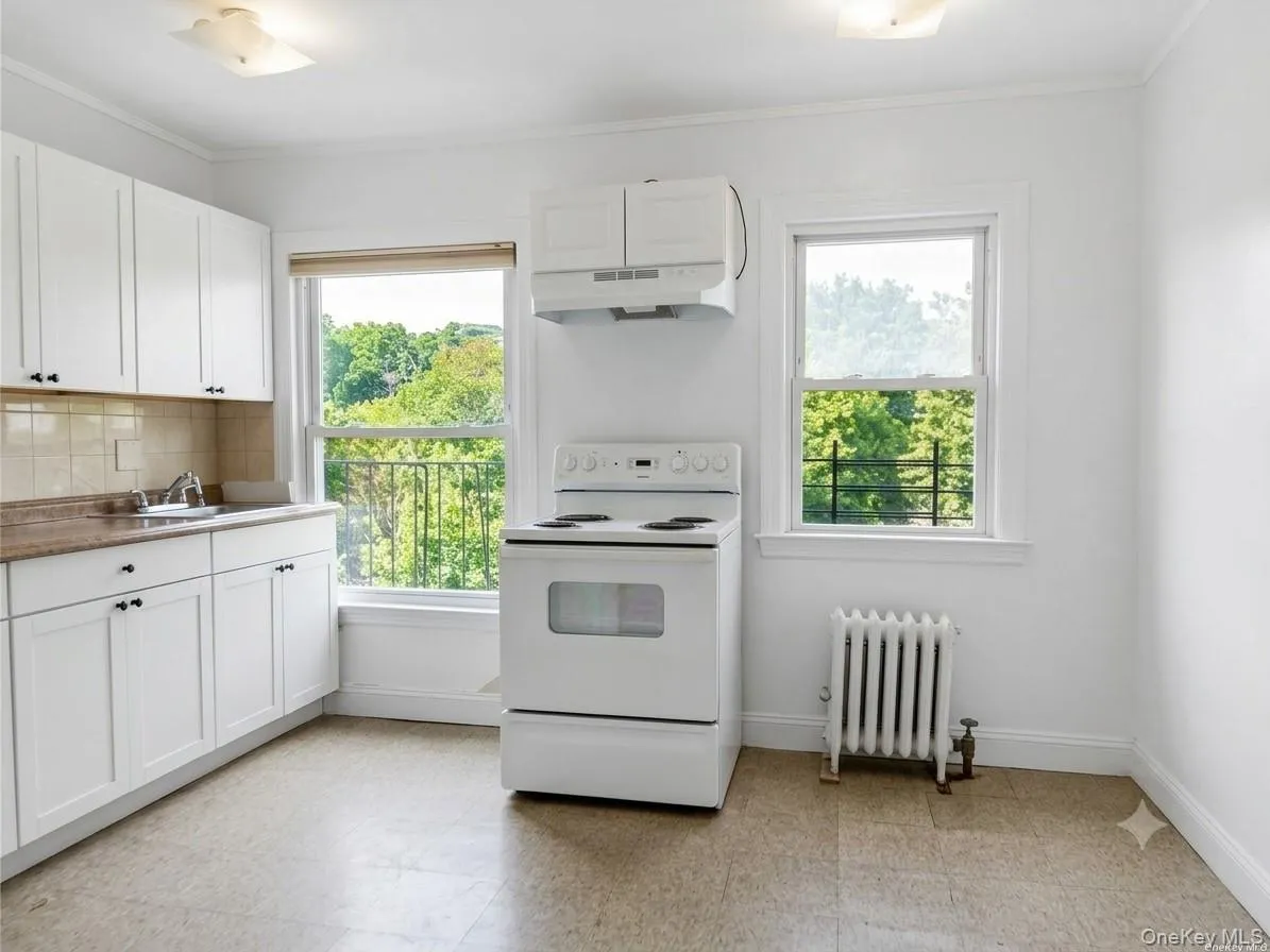 107 Kensington Road, Eastchester, NY, 2 Bedrooms Bedrooms, 4 Rooms Rooms,1 BathroomBathrooms,Residential Lease,For Rent,Kensington,0,1014532 107 Kensington Road, Eastchester, NY, 2 Bedrooms Bedrooms, 4 Rooms Rooms,1 BathroomBathrooms,Residential Lease,For Rent,Kensington,0,1014532