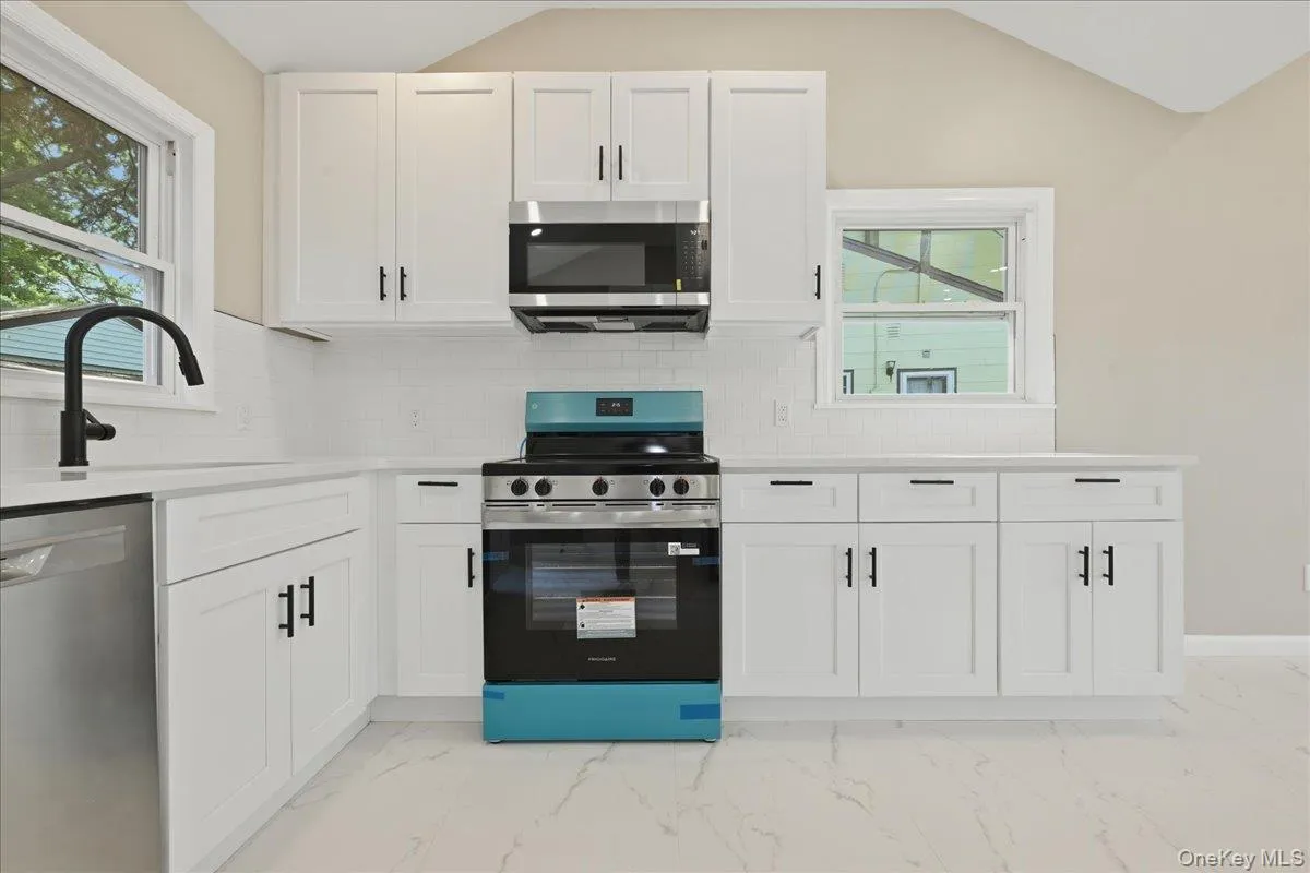 7 Surrey Road, Oyster Bay, NY, 3 Bedrooms Bedrooms, 8 Rooms Rooms,2 BathroomsBathrooms,Residential,For Rent,Surrey,0,1014536 7 Surrey Road, Oyster Bay, NY, 3 Bedrooms Bedrooms, 8 Rooms Rooms,2 BathroomsBathrooms,Residential,For Rent,Surrey,0,1014536