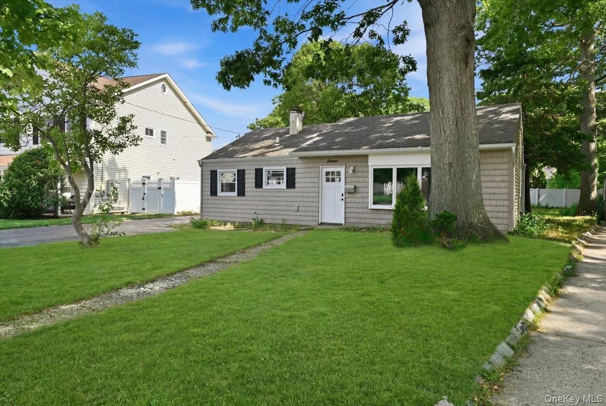 7 Surrey Road, Oyster Bay, NY, 3 Bedrooms Bedrooms, 8 Rooms Rooms,2 BathroomsBathrooms,Residential,For Rent,Surrey,0,1014536 7 Surrey Road, Oyster Bay, NY, 3 Bedrooms Bedrooms, 8 Rooms Rooms,2 BathroomsBathrooms,Residential,For Rent,Surrey,0,1014536