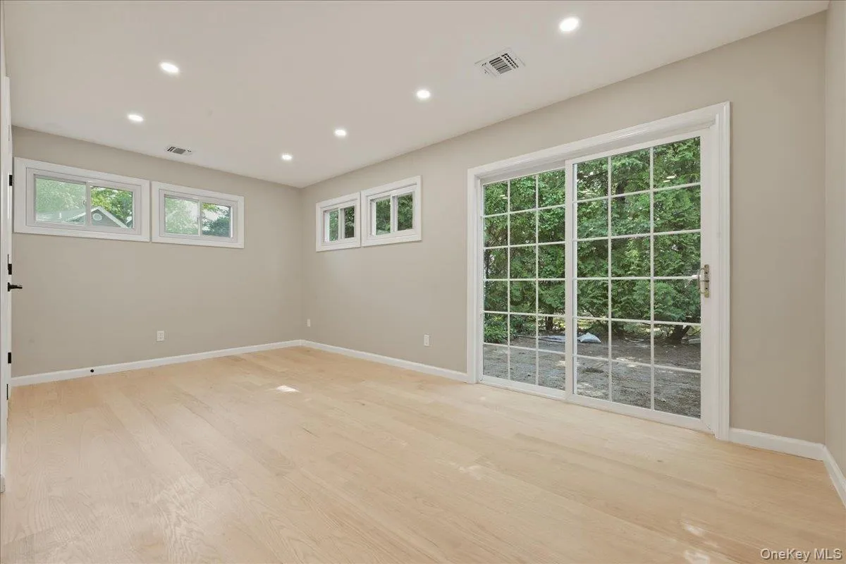 7 Surrey Road, Oyster Bay, NY, 3 Bedrooms Bedrooms, 8 Rooms Rooms,2 BathroomsBathrooms,Residential,For Rent,Surrey,0,1014536 7 Surrey Road, Oyster Bay, NY, 3 Bedrooms Bedrooms, 8 Rooms Rooms,2 BathroomsBathrooms,Residential,For Rent,Surrey,0,1014536
