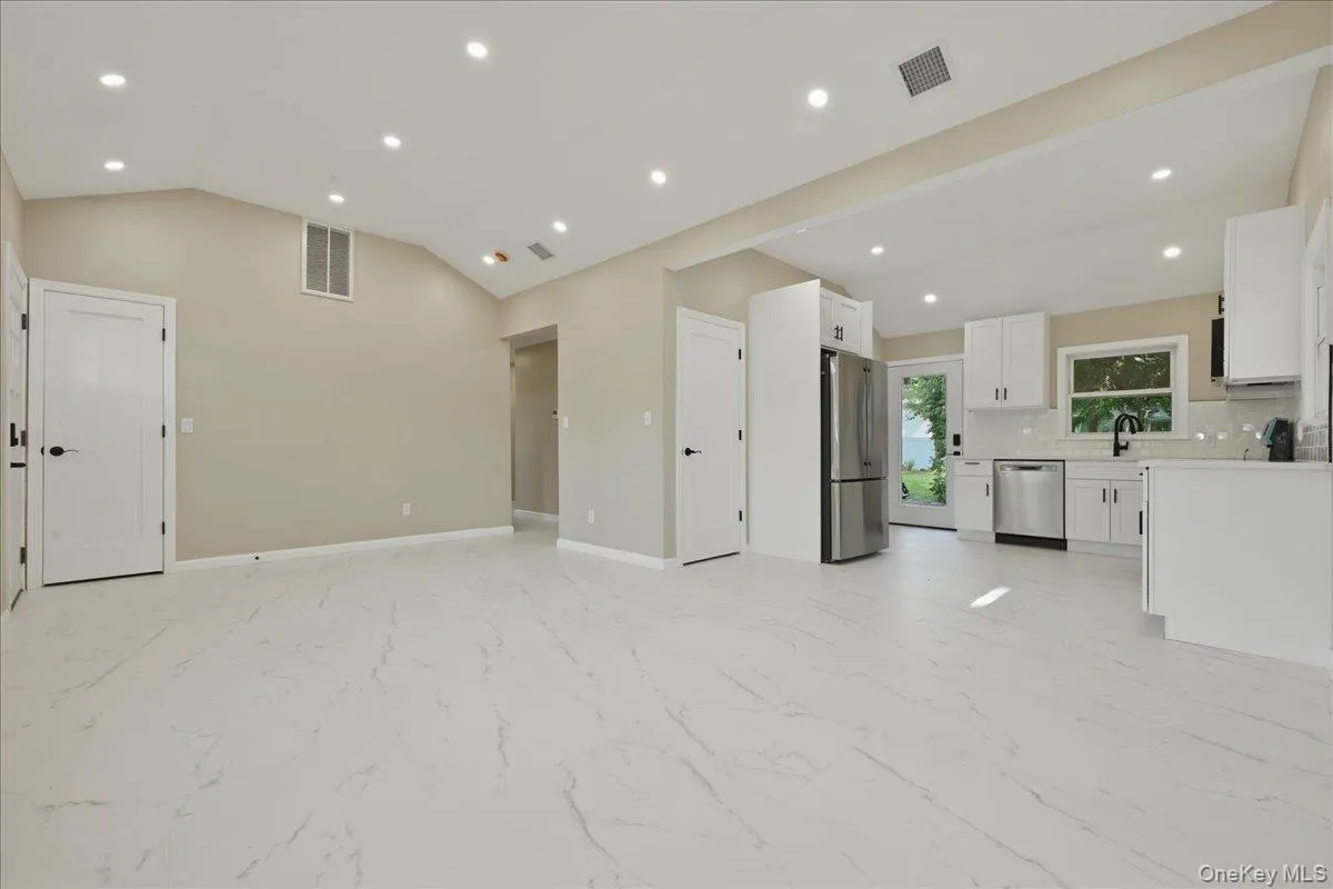 7 Surrey Road, Oyster Bay, NY, 3 Bedrooms Bedrooms, 8 Rooms Rooms,2 BathroomsBathrooms,Residential,For Rent,Surrey,0,1014536 7 Surrey Road, Oyster Bay, NY, 3 Bedrooms Bedrooms, 8 Rooms Rooms,2 BathroomsBathrooms,Residential,For Rent,Surrey,0,1014536