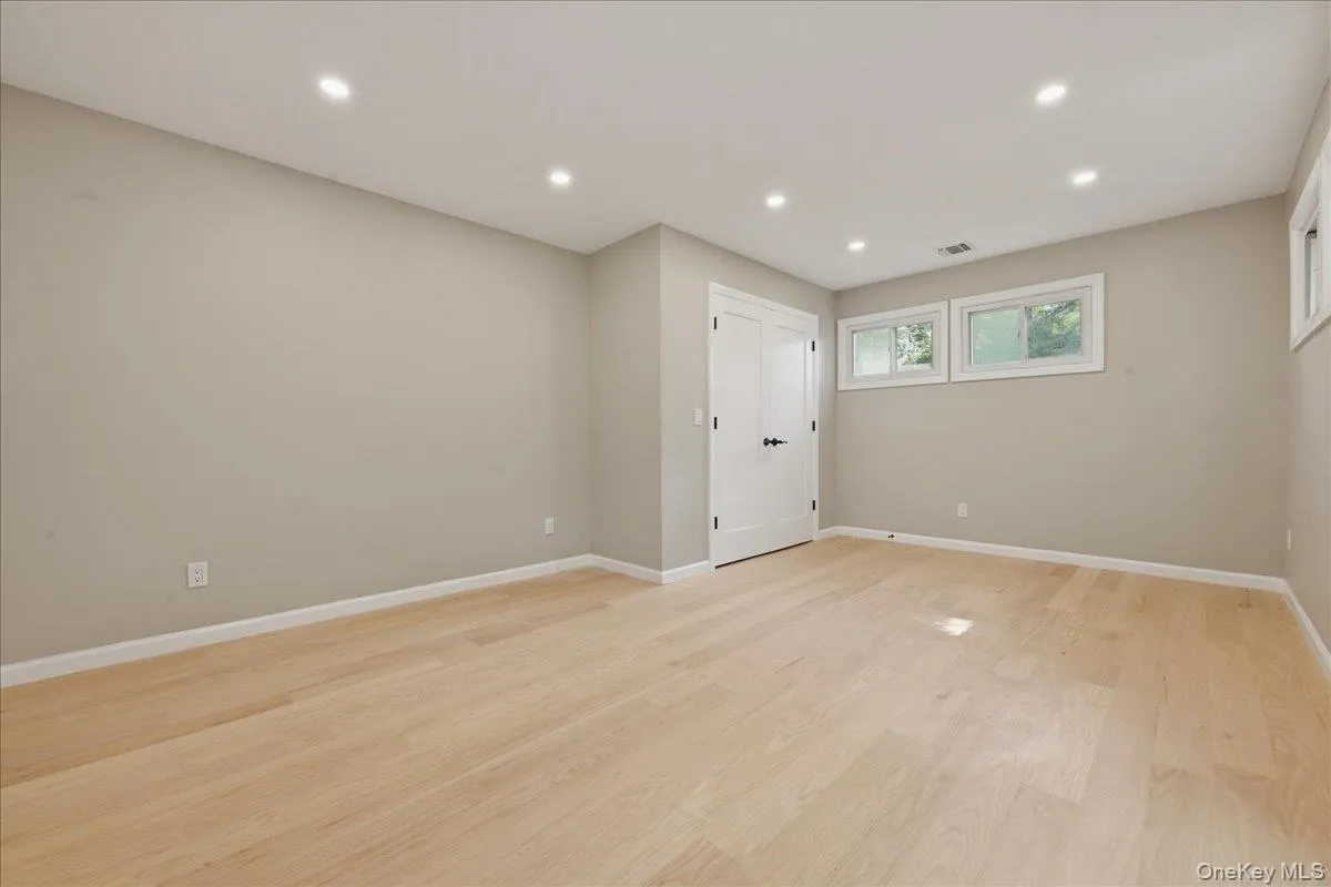 7 Surrey Road, Oyster Bay, NY, 3 Bedrooms Bedrooms, 8 Rooms Rooms,2 BathroomsBathrooms,Residential,For Rent,Surrey,0,1014536 7 Surrey Road, Oyster Bay, NY, 3 Bedrooms Bedrooms, 8 Rooms Rooms,2 BathroomsBathrooms,Residential,For Rent,Surrey,0,1014536