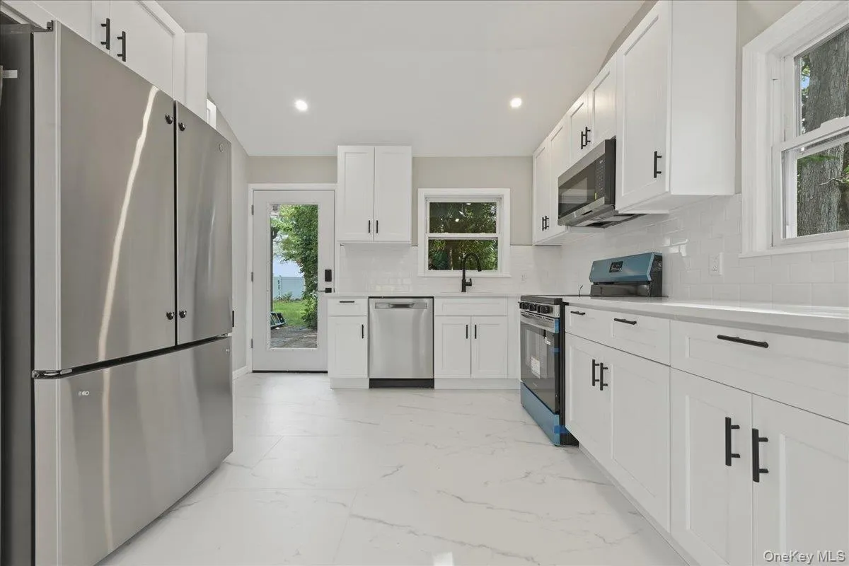 7 Surrey Road, Oyster Bay, NY, 3 Bedrooms Bedrooms, 8 Rooms Rooms,2 BathroomsBathrooms,Residential,For Rent,Surrey,0,1014536 7 Surrey Road, Oyster Bay, NY, 3 Bedrooms Bedrooms, 8 Rooms Rooms,2 BathroomsBathrooms,Residential,For Rent,Surrey,0,1014536