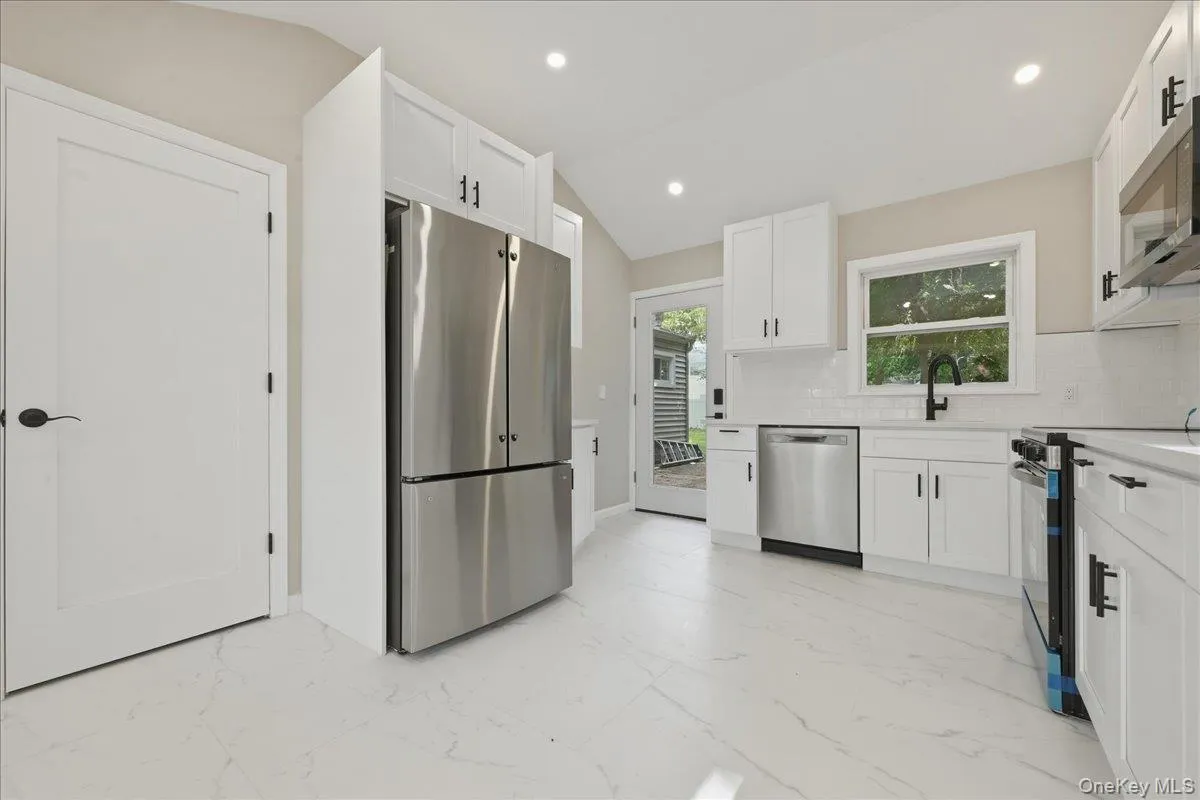 7 Surrey Road, Oyster Bay, NY, 3 Bedrooms Bedrooms, 8 Rooms Rooms,2 BathroomsBathrooms,Residential,For Rent,Surrey,0,1014536 7 Surrey Road, Oyster Bay, NY, 3 Bedrooms Bedrooms, 8 Rooms Rooms,2 BathroomsBathrooms,Residential,For Rent,Surrey,0,1014536