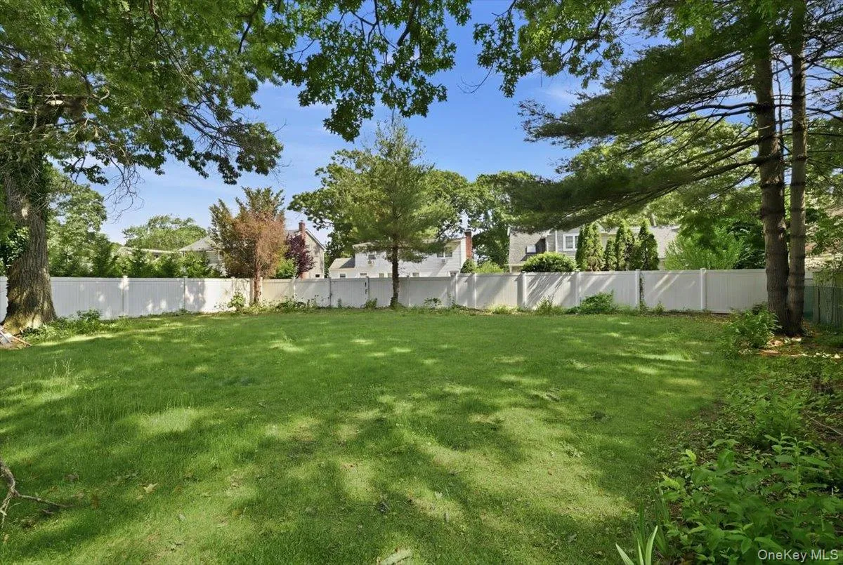 7 Surrey Road, Oyster Bay, NY, 3 Bedrooms Bedrooms, 8 Rooms Rooms,2 BathroomsBathrooms,Residential,For Rent,Surrey,0,1014536 7 Surrey Road, Oyster Bay, NY, 3 Bedrooms Bedrooms, 8 Rooms Rooms,2 BathroomsBathrooms,Residential,For Rent,Surrey,0,1014536