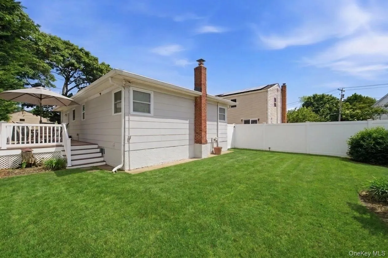 10 Merrick Road, Oyster Bay, NY, 3 Bedrooms Bedrooms, 6 Rooms Rooms,1 BathroomBathrooms,Residential,For Rent,Merrick,0,1014546 10 Merrick Road, Oyster Bay, NY, 3 Bedrooms Bedrooms, 6 Rooms Rooms,1 BathroomBathrooms,Residential,For Rent,Merrick,0,1014546