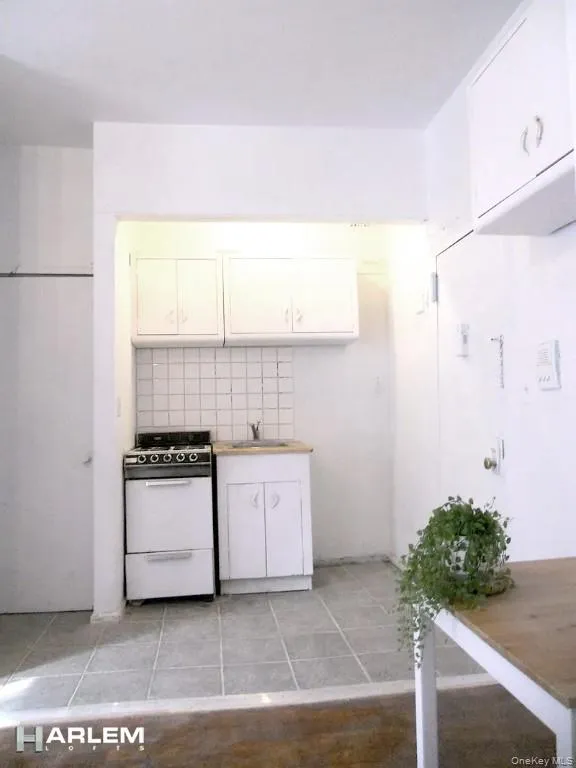 157 123rd Street, New York, NY, 2 Rooms Rooms,1 BathroomBathrooms,Residential,For Rent,123rd,0,KEY1014548 157 123rd Street, New York, NY, 2 Rooms Rooms,1 BathroomBathrooms,Residential,For Rent,123rd,0,KEY1014548