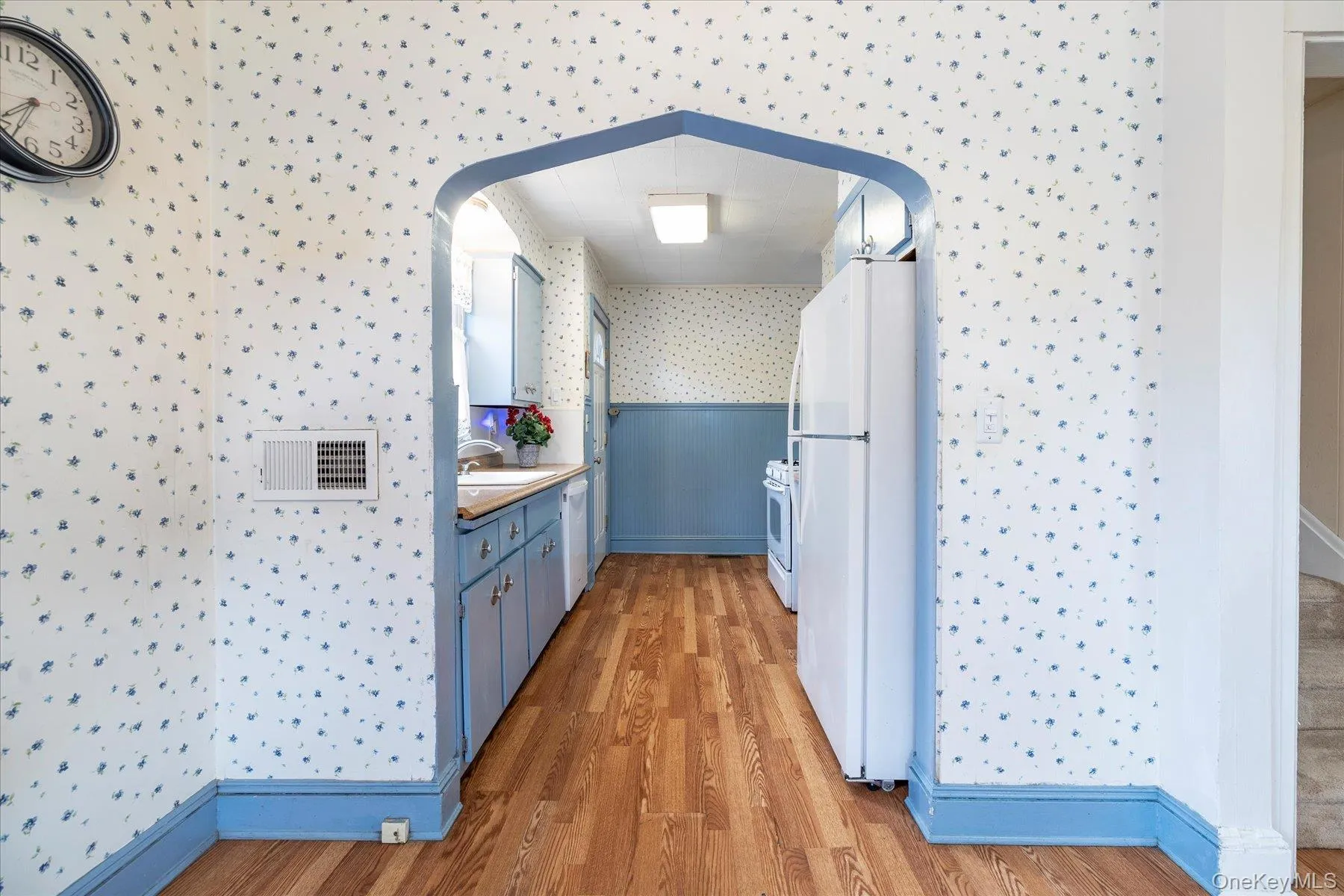 Galley Kitchen Galley Kitchen