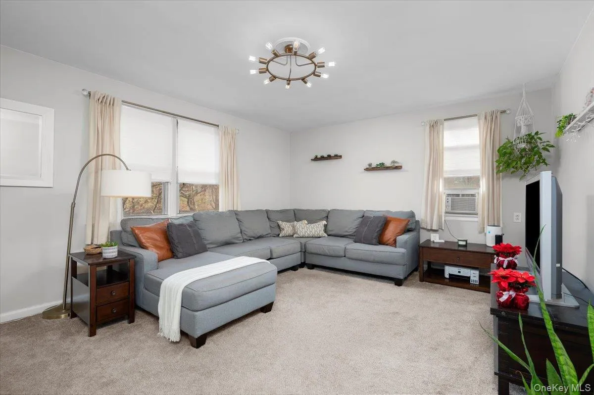 13 Bryant Crescent, White Plains, NY, 2 Bedrooms Bedrooms, 5 Rooms Rooms,1 BathroomBathrooms,Residential,For Rent,Bryant,0,1014559 13 Bryant Crescent, White Plains, NY, 2 Bedrooms Bedrooms, 5 Rooms Rooms,1 BathroomBathrooms,Residential,For Rent,Bryant,0,1014559