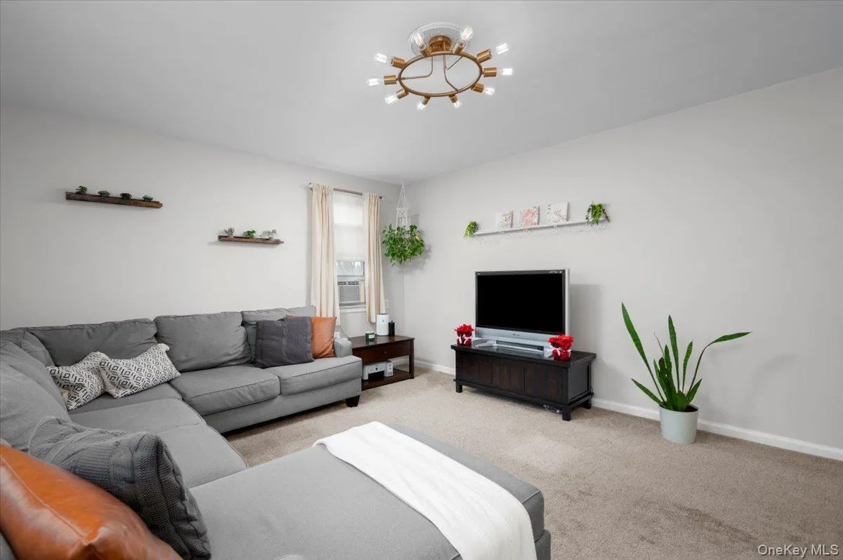 13 Bryant Crescent, White Plains, NY, 2 Bedrooms Bedrooms, 5 Rooms Rooms,1 BathroomBathrooms,Residential,For Rent,Bryant,0,1014559 13 Bryant Crescent, White Plains, NY, 2 Bedrooms Bedrooms, 5 Rooms Rooms,1 BathroomBathrooms,Residential,For Rent,Bryant,0,1014559