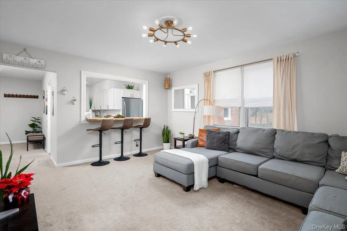 13 Bryant Crescent, White Plains, NY, 2 Bedrooms Bedrooms, 5 Rooms Rooms,1 BathroomBathrooms,Residential,For Rent,Bryant,0,1014559 13 Bryant Crescent, White Plains, NY, 2 Bedrooms Bedrooms, 5 Rooms Rooms,1 BathroomBathrooms,Residential,For Rent,Bryant,0,1014559